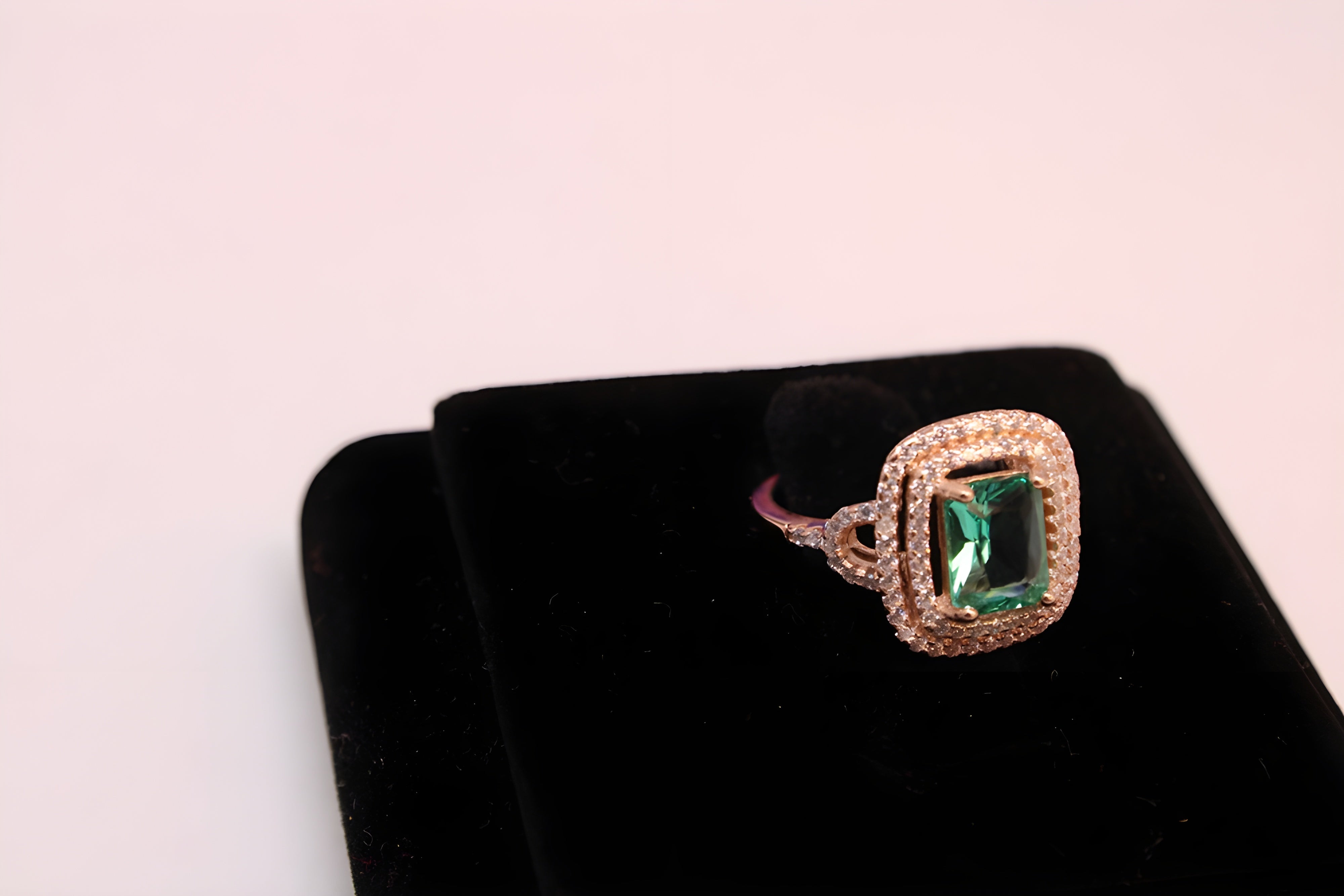 Aurum Verde VeeLux Premium Crystal Ring