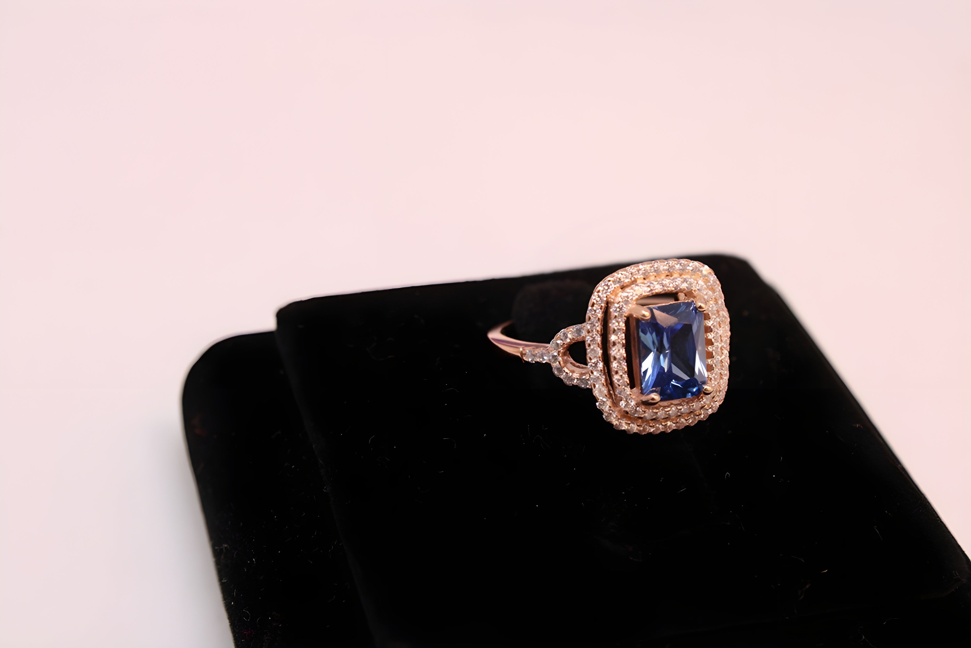 Aurum Verde VeeLux Premium Crystal Ring