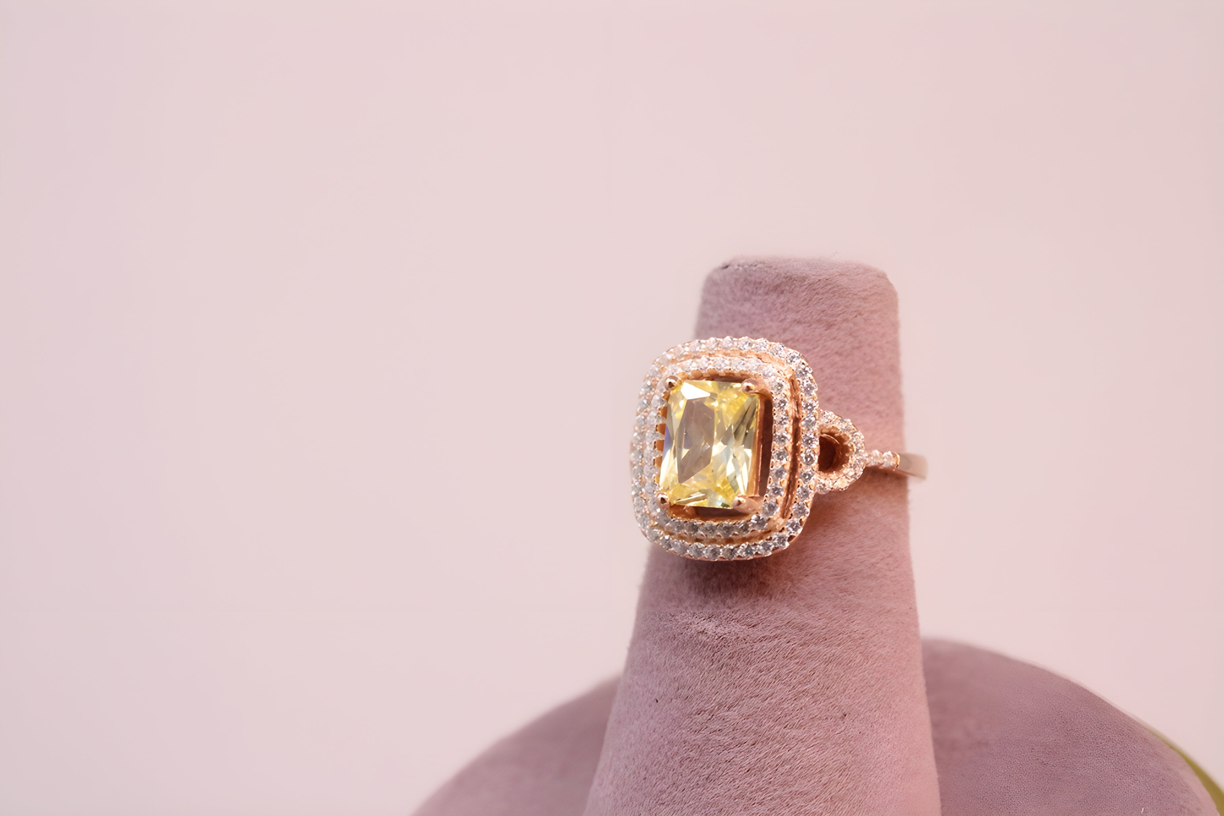 Aurum Verde VeeLux Premium Crystal Ring
