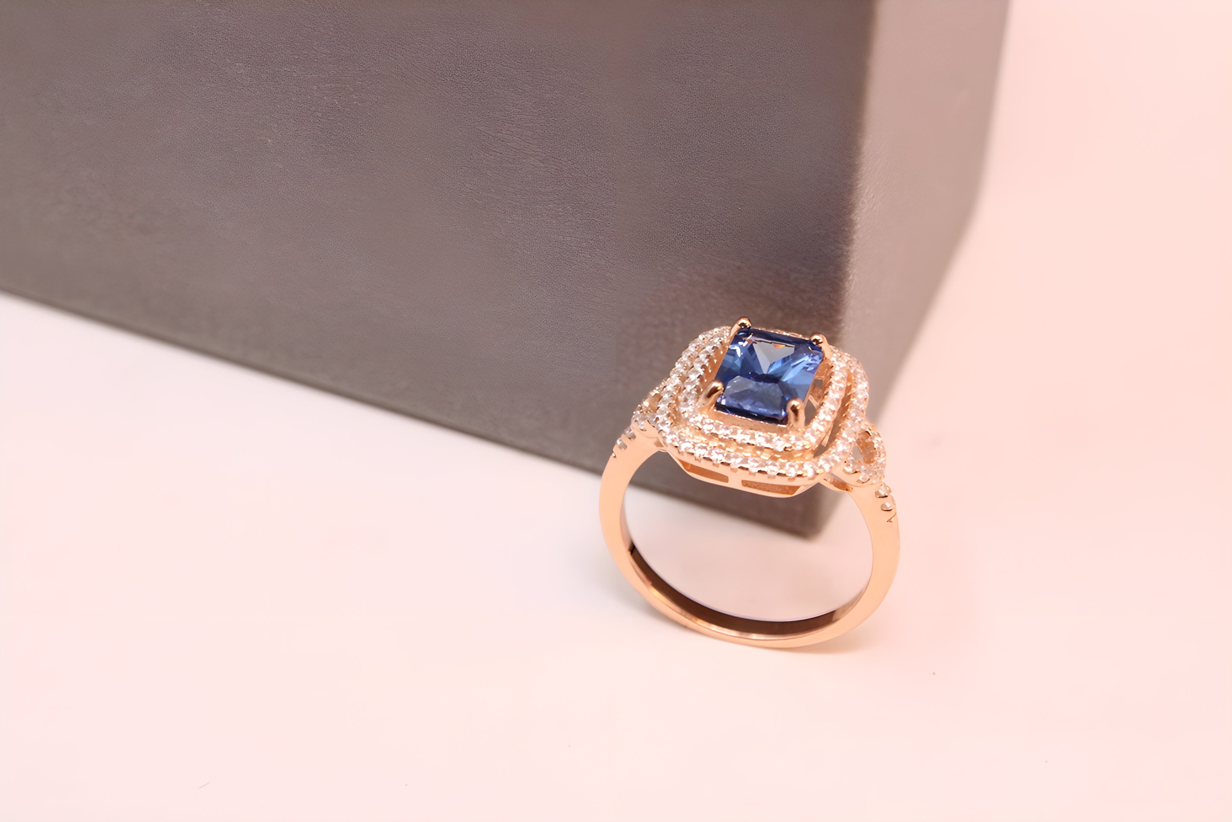 Aurum Verde VeeLux Premium Crystal Ring