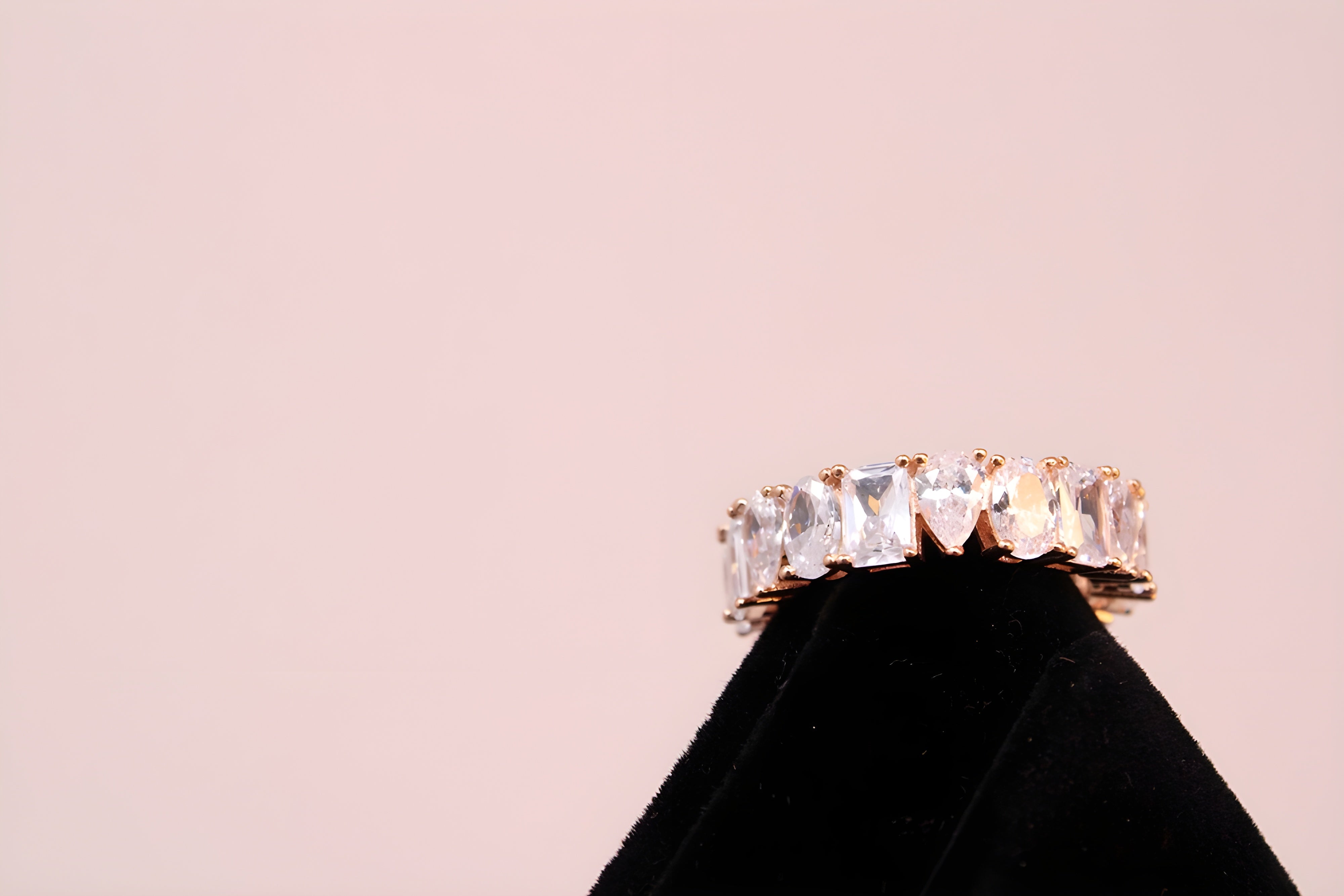 Golden Splendor VeeLux Premium Crystal Ring