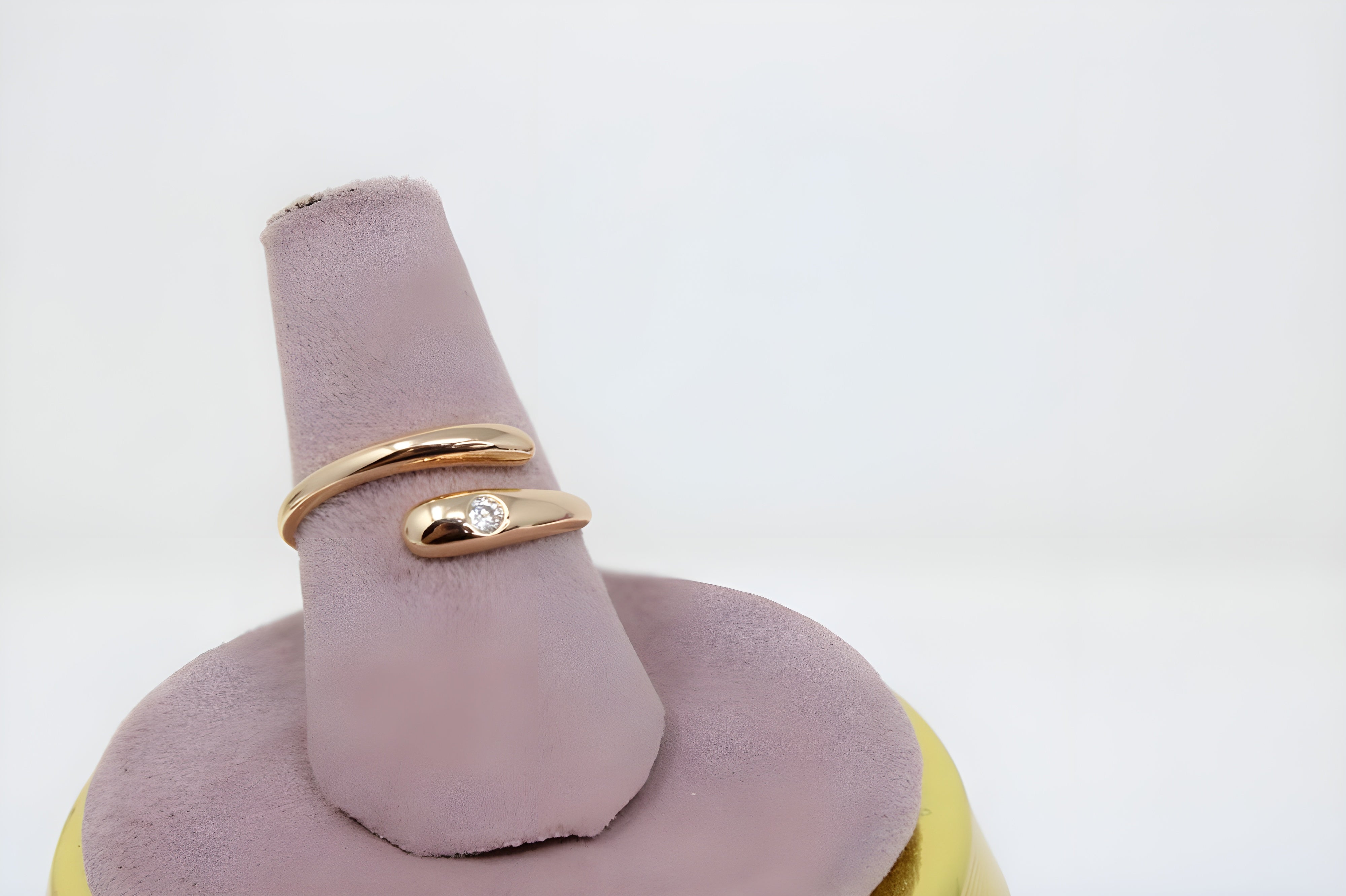 Golden Twist Elegance Ring