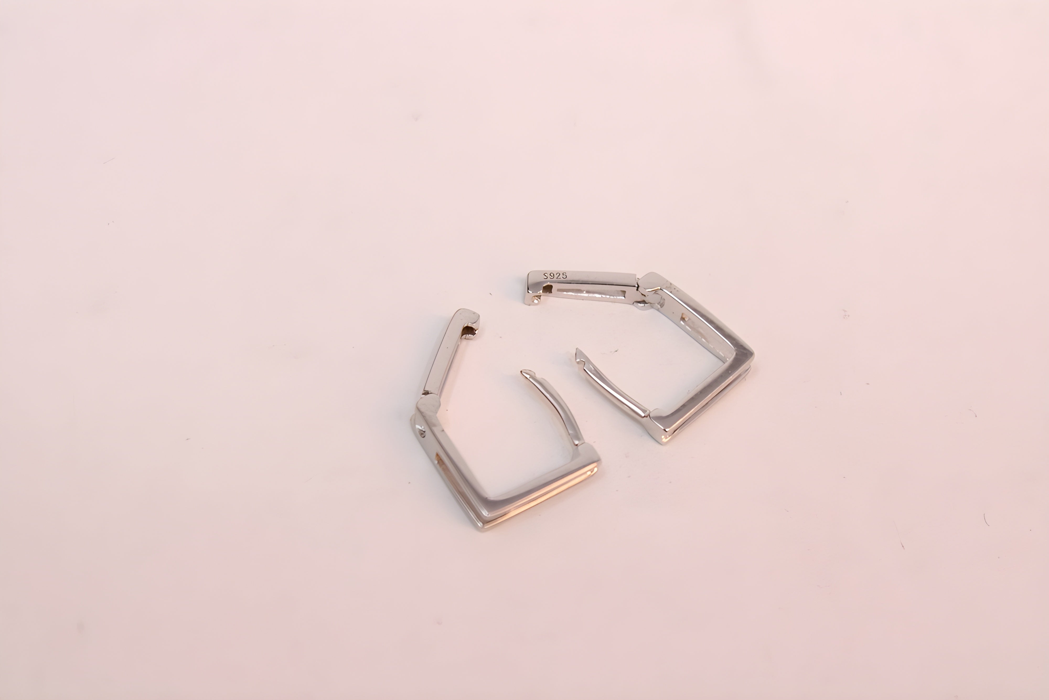 VeeLux Premium Silver Whisper Silver Earrings