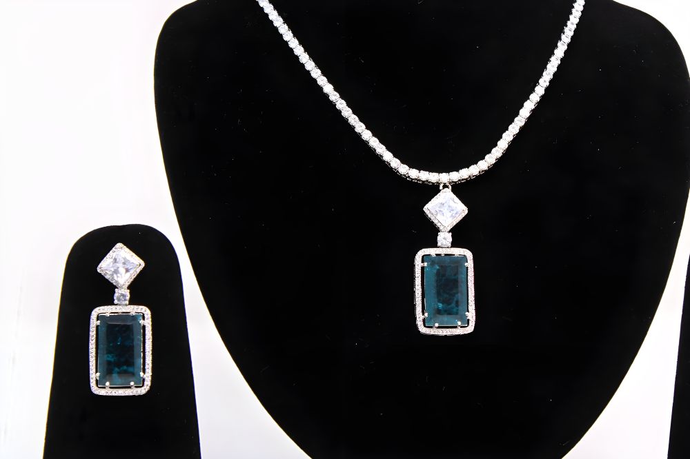 Enchanting Spectrum Necklace