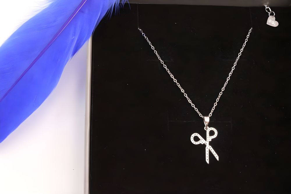 Lustrous Ivy Symphony Pendant