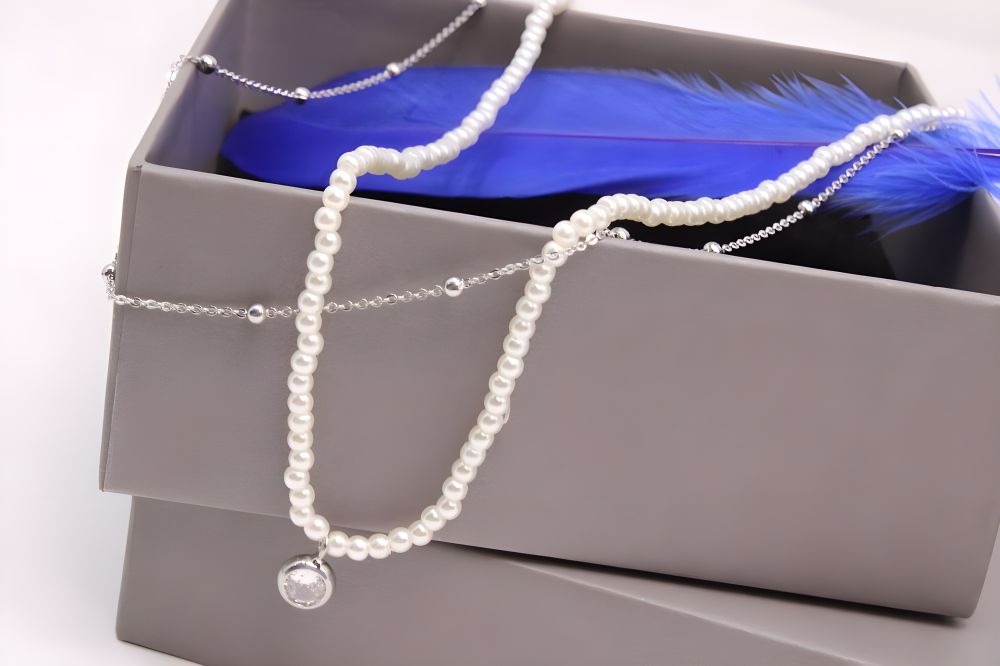 White Artificial  Pearl Elegance Necklace