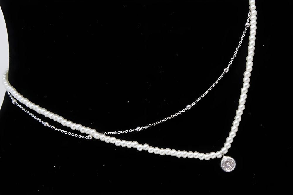 White Artificial Pearl Elegance Necklace