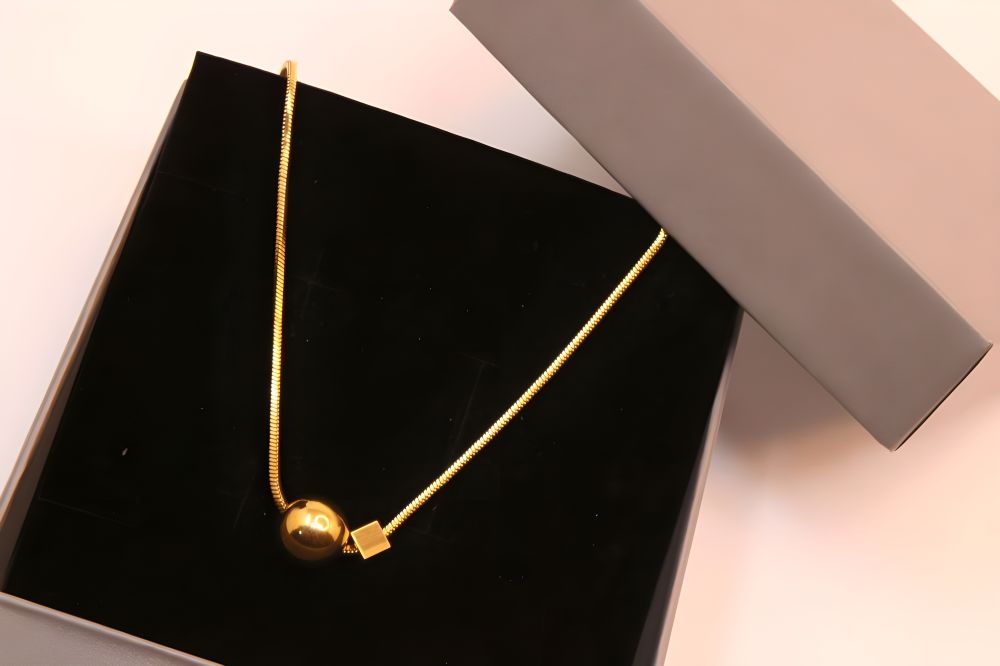 Meadow Muse Chain Pendant