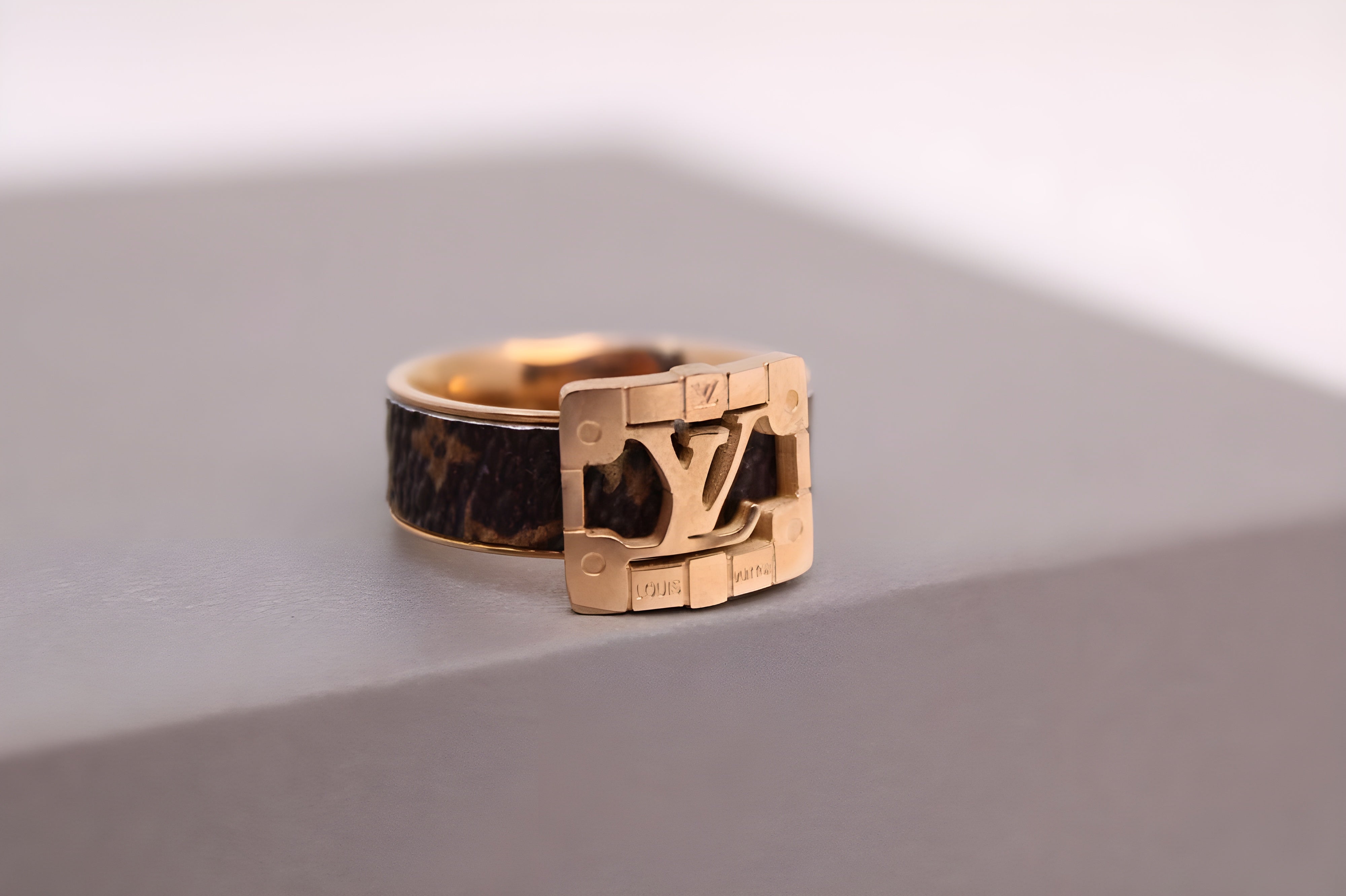 Lustrous Ivy Ring