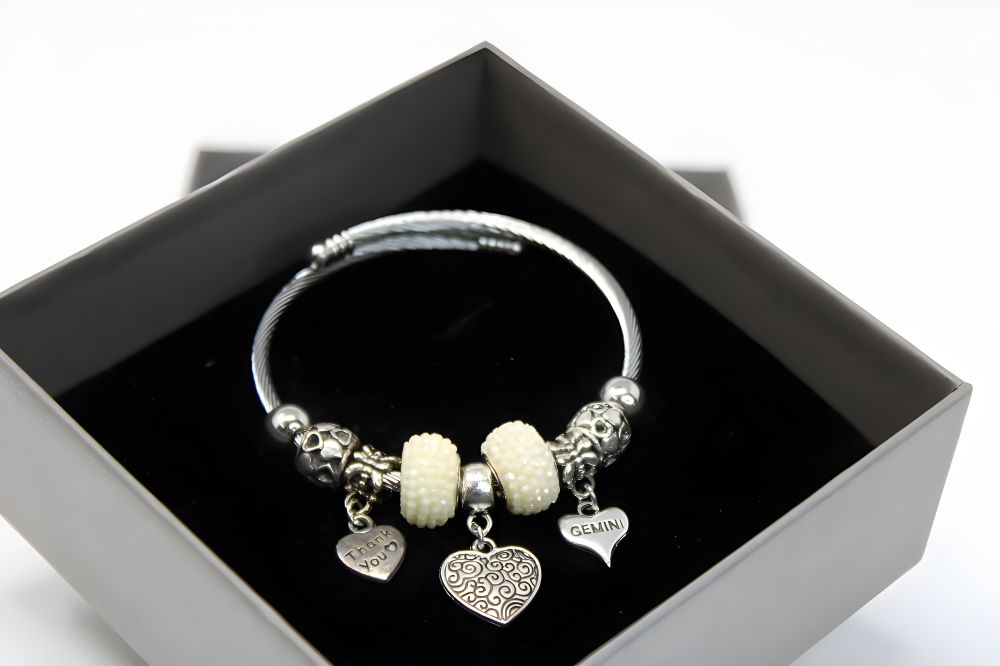 Heart Shaped Ethereal Bracelet