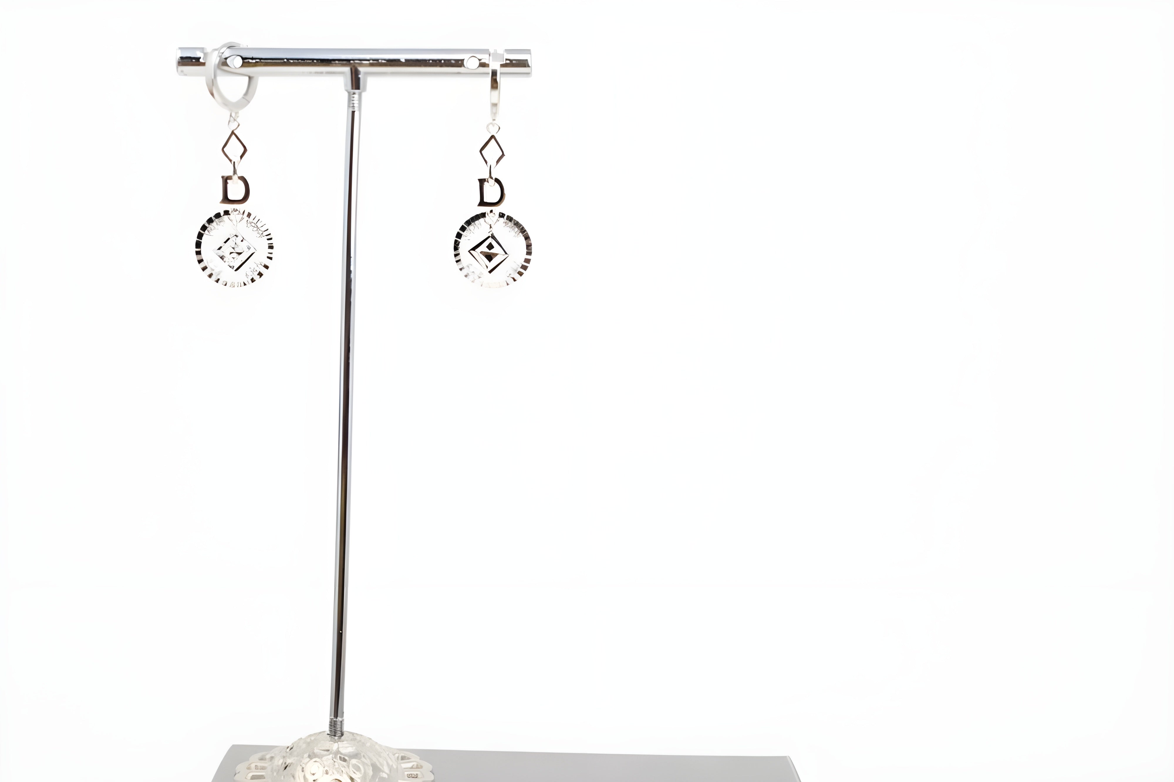 Eternal Radiance Silver Gleam Earrings