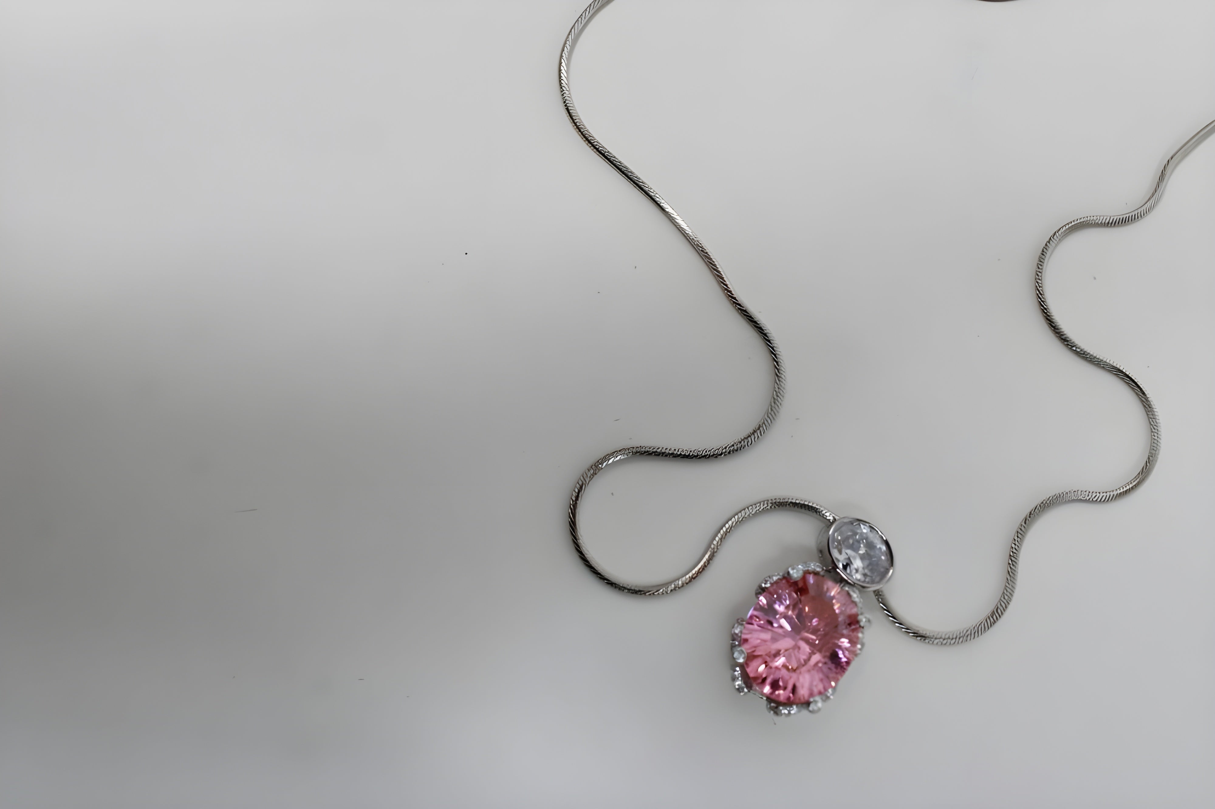 VeeLux Premium Crystal Twirl Pendant