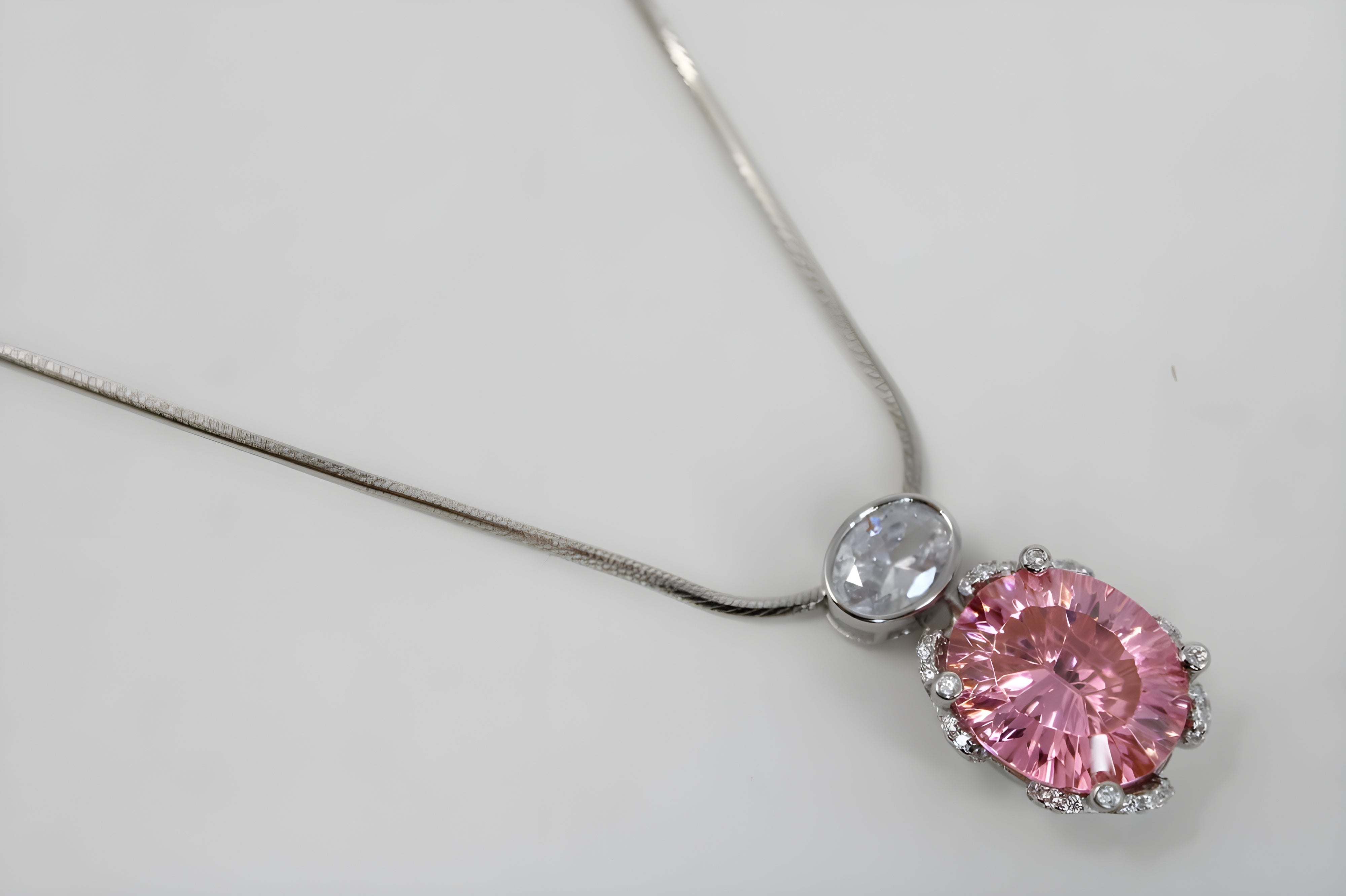 VeeLux Premium Crystal Twirl Pendant