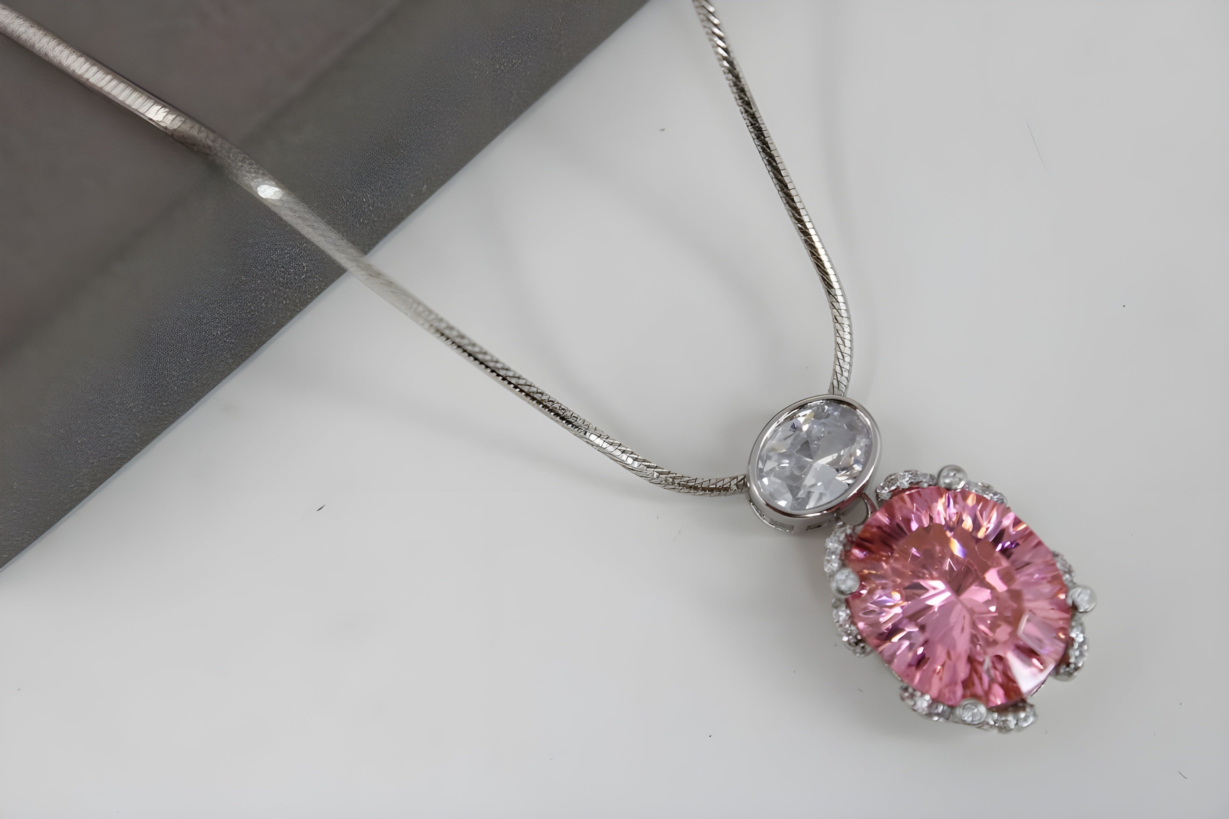 VeeLux Premium Crystal Twirl Pendant