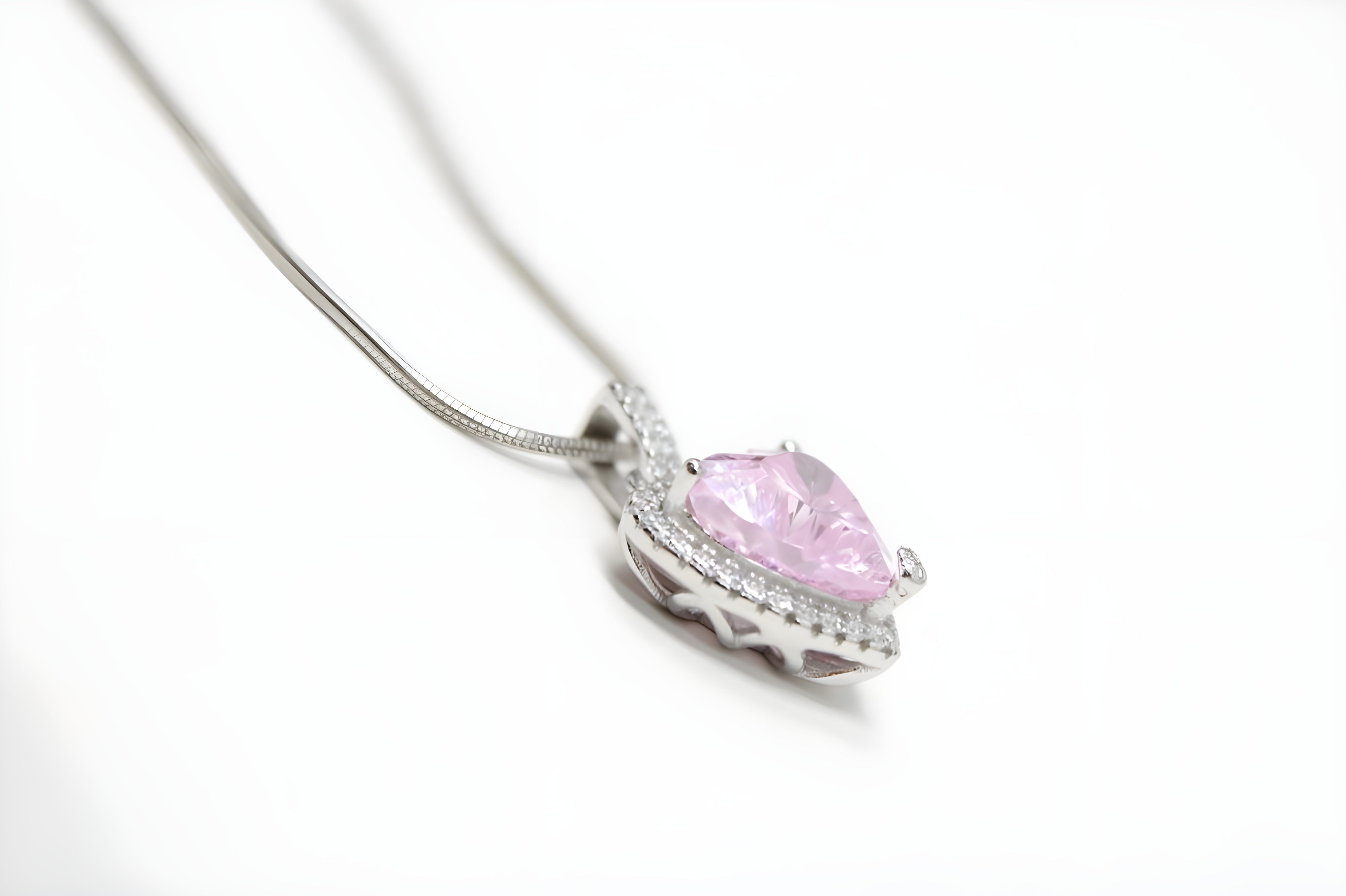 VeeLux Halo Heart Pendant – Vibrant Pink Crystal