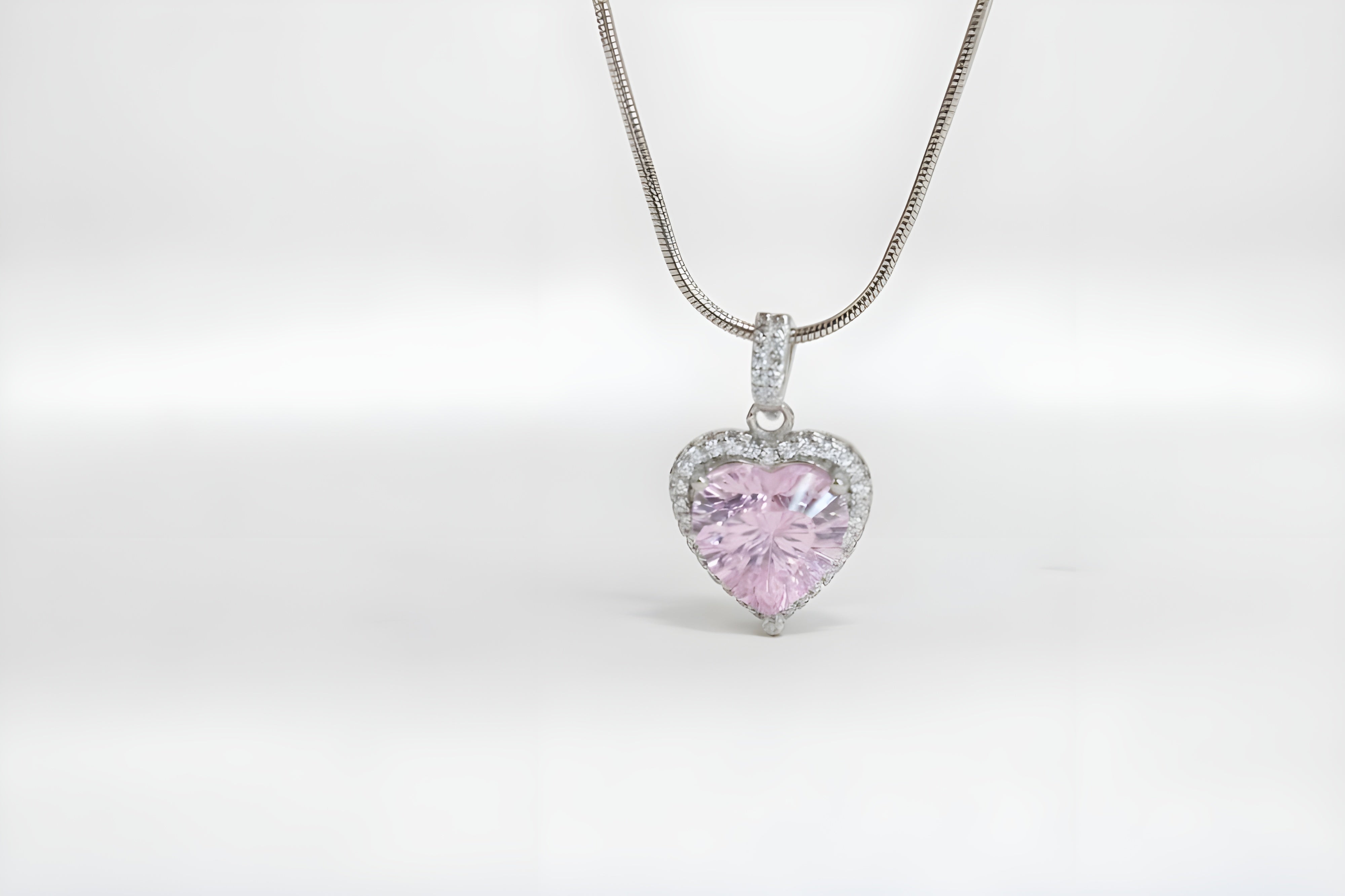 VeeLux Halo Heart Pendant – Vibrant Pink Crystal