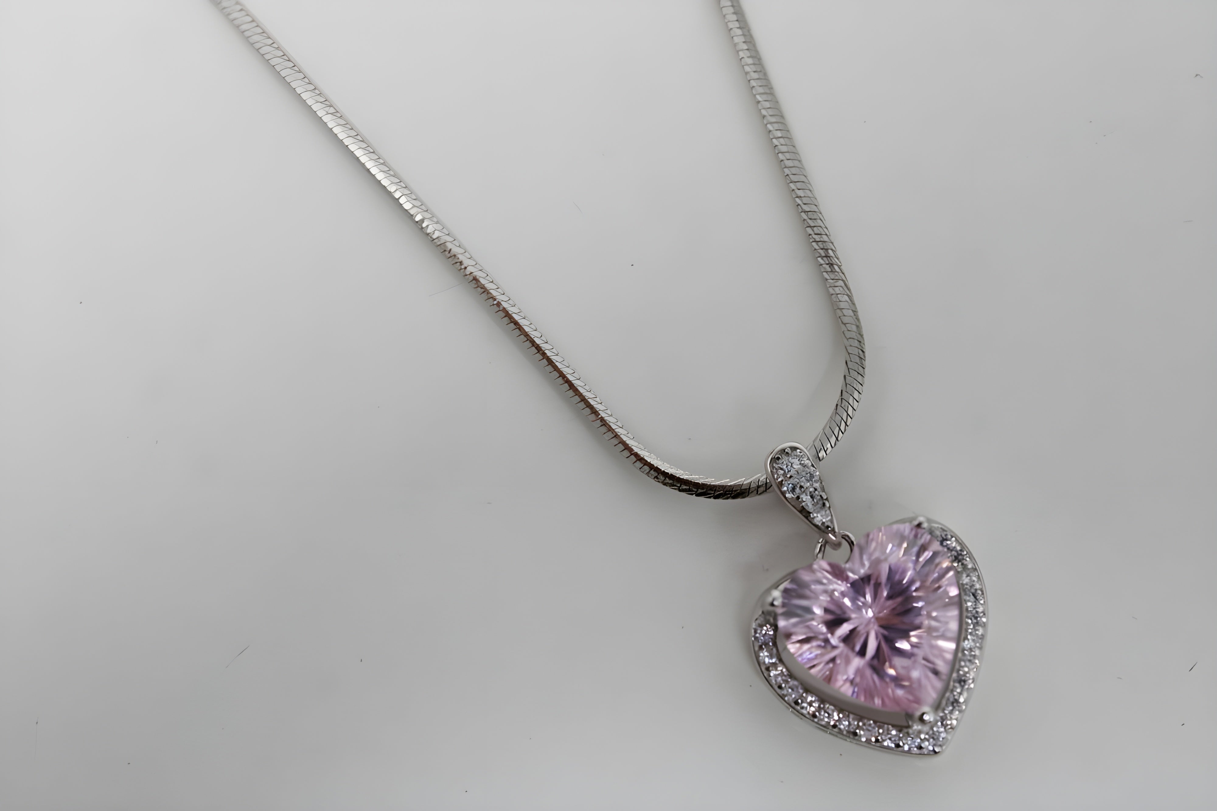 VeeLux Premium Crystal Pink Heart Halo Necklace