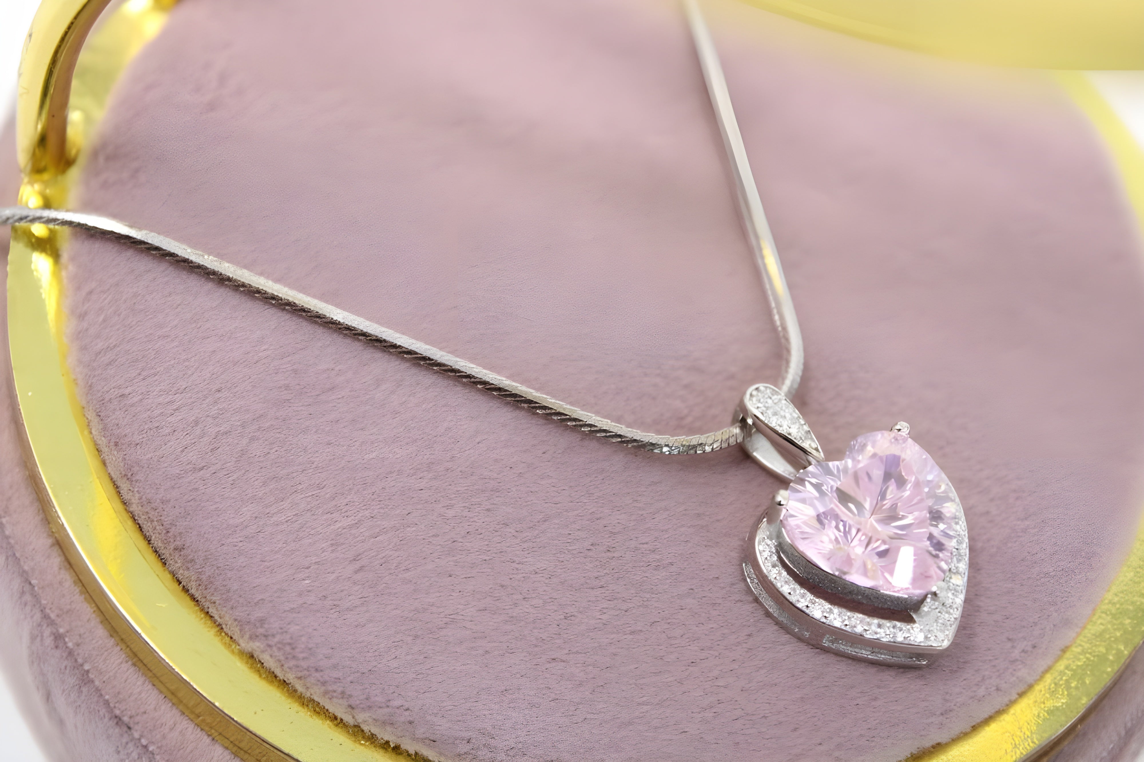 VeeLux Premium Crystal Pink Heart Halo Necklace