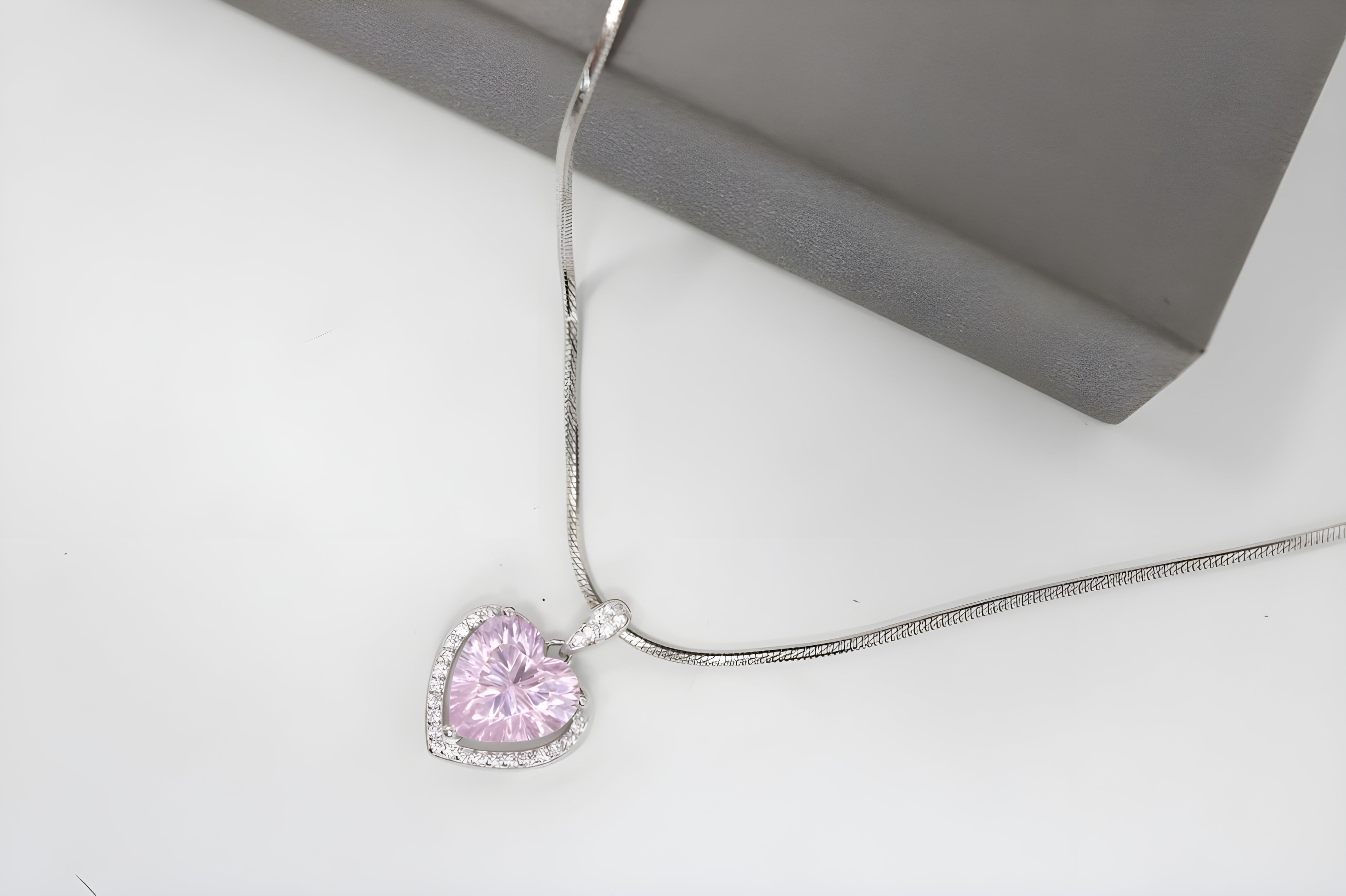 VeeLux Premium Crystal Pink Heart Halo Necklace