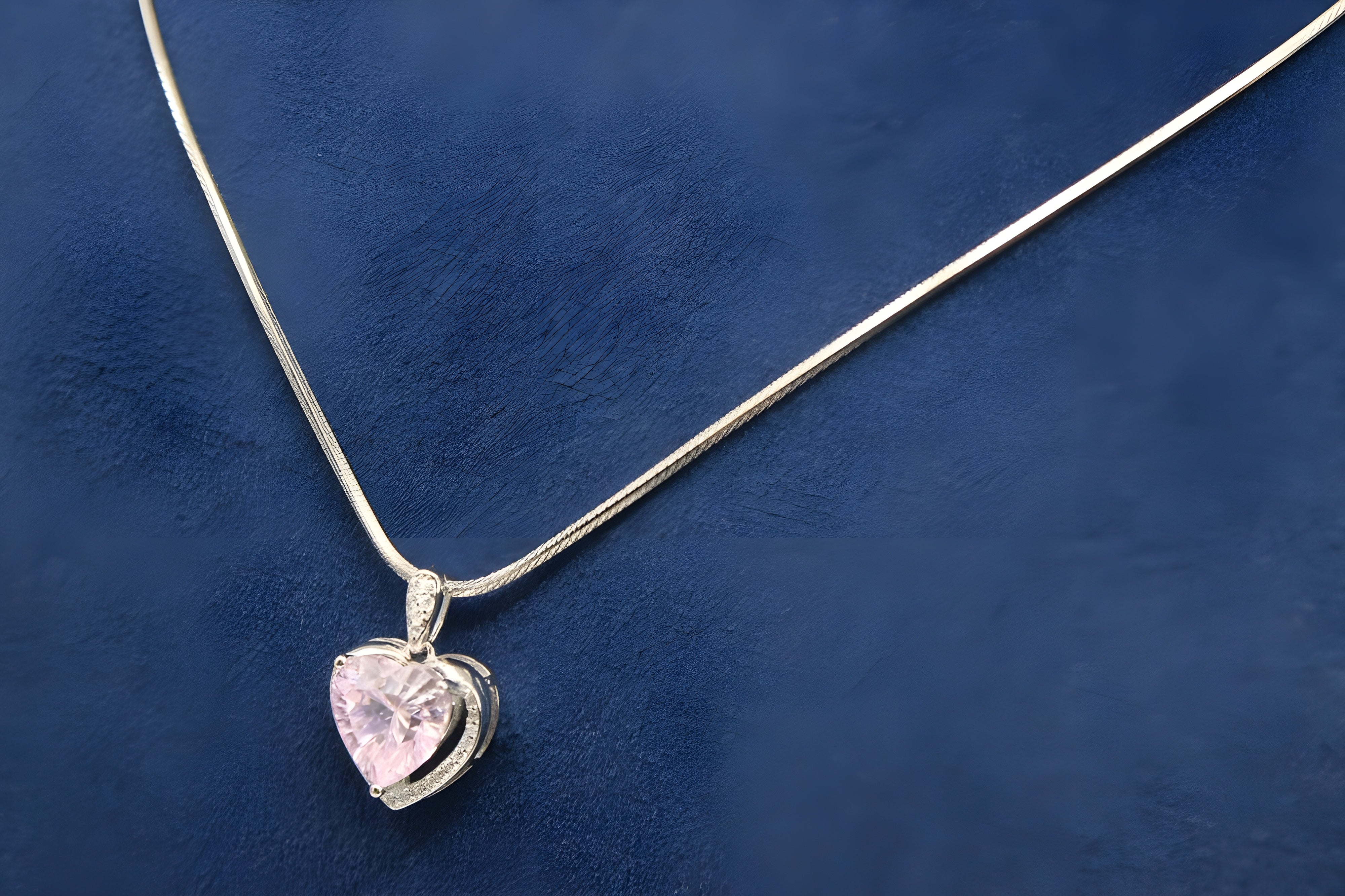 VeeLux Premium Crystal Pink Heart Halo Necklace