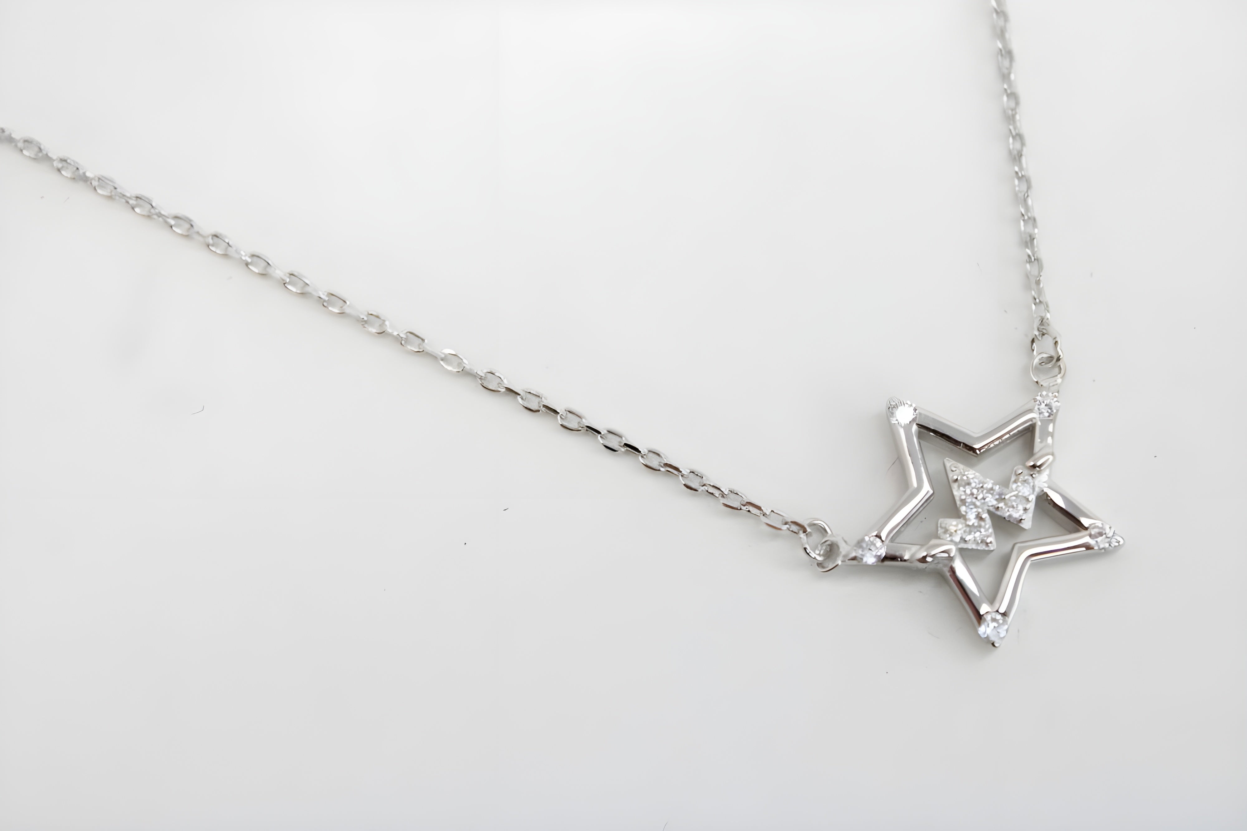 Twinkling Star VeeLux Crystal Necklace with Trace Chain