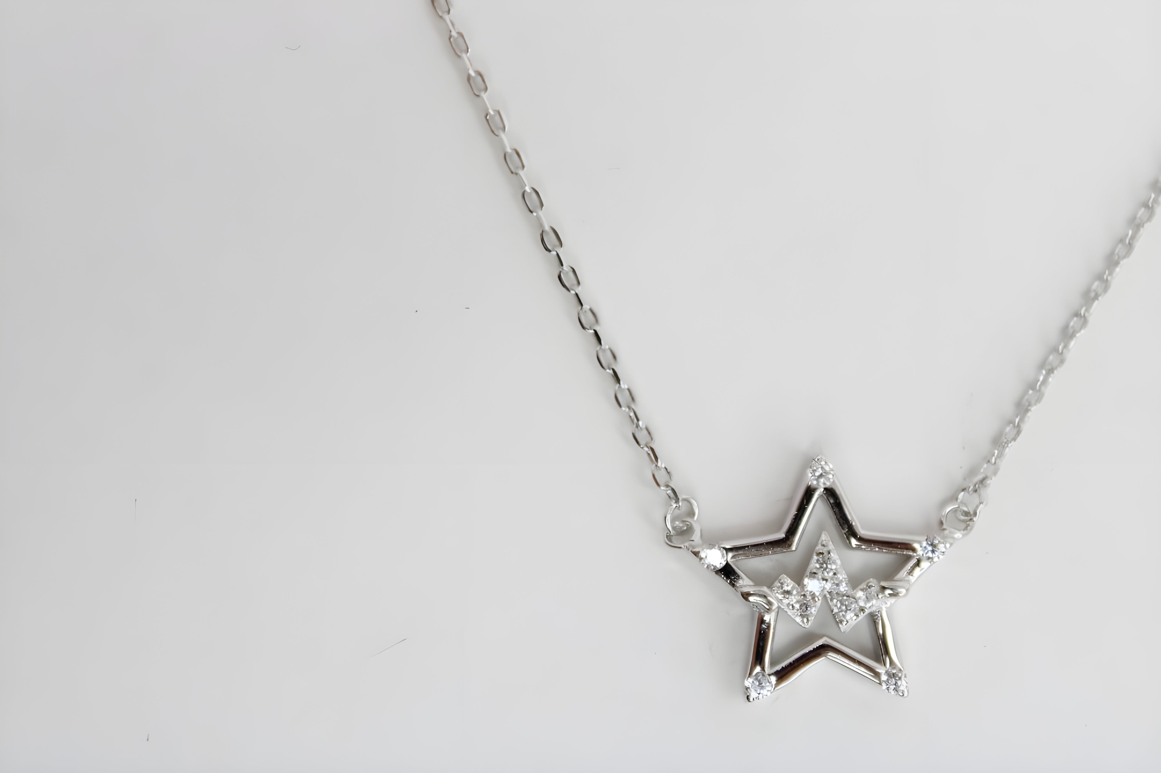 Twinkling Star VeeLux Crystal Necklace with Trace Chain