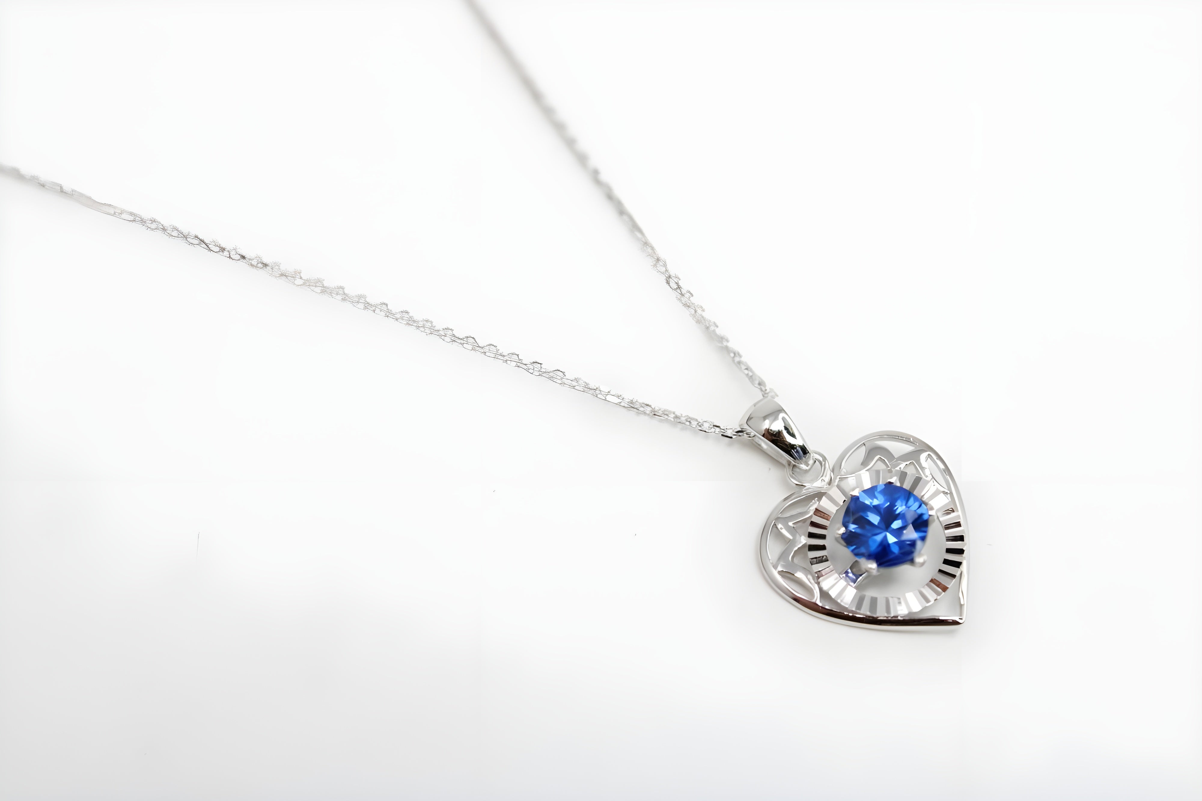 Classic Heart VeeLux Premium Crystal Necklace with Silver Chain