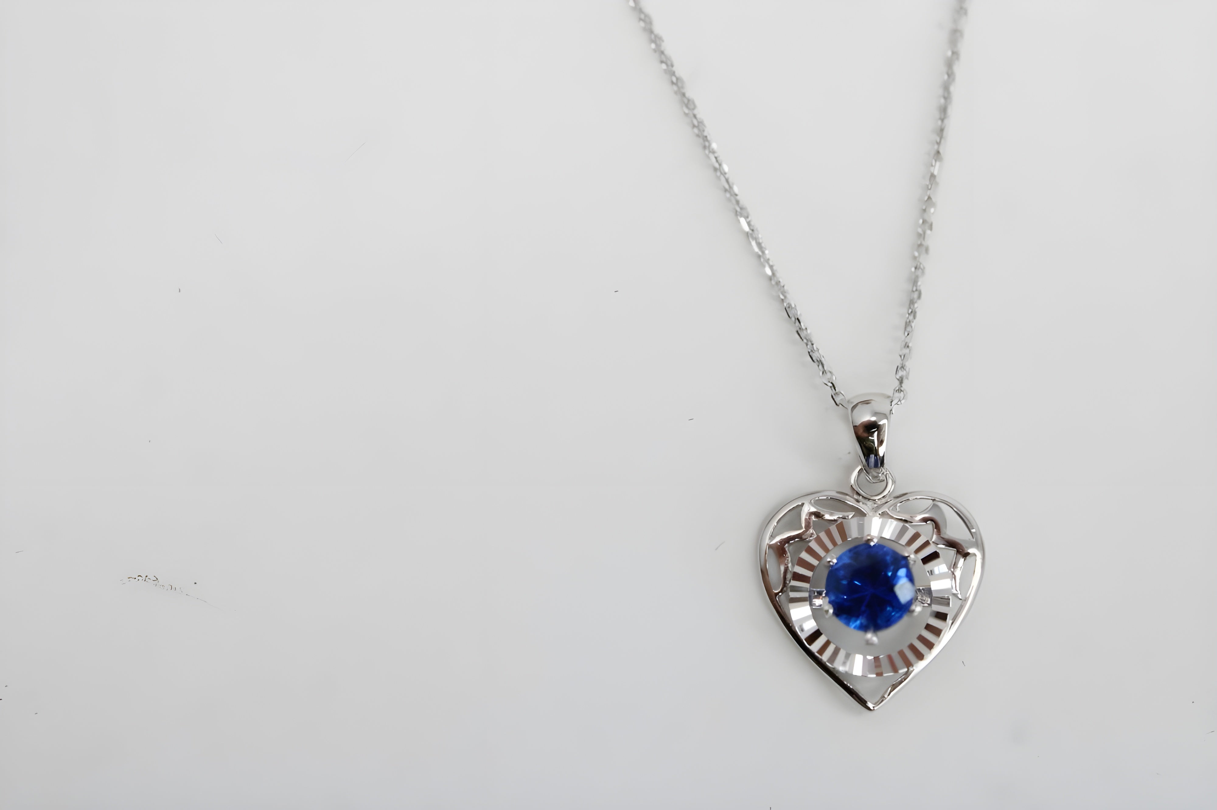 Classic Heart VeeLux Premium Crystal Necklace with Silver Chain