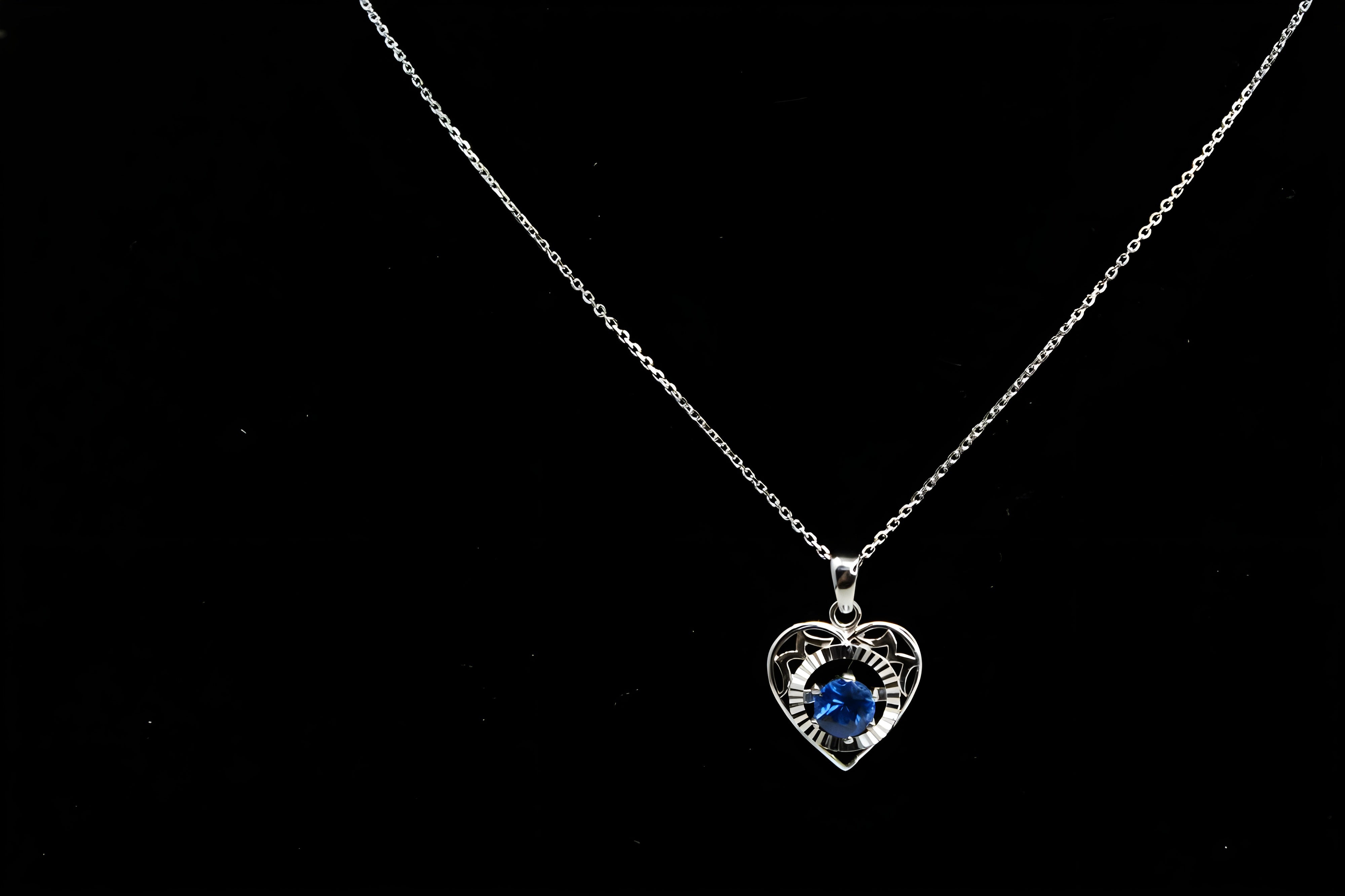 Classic Heart VeeLux Premium Crystal Necklace with Silver Chain