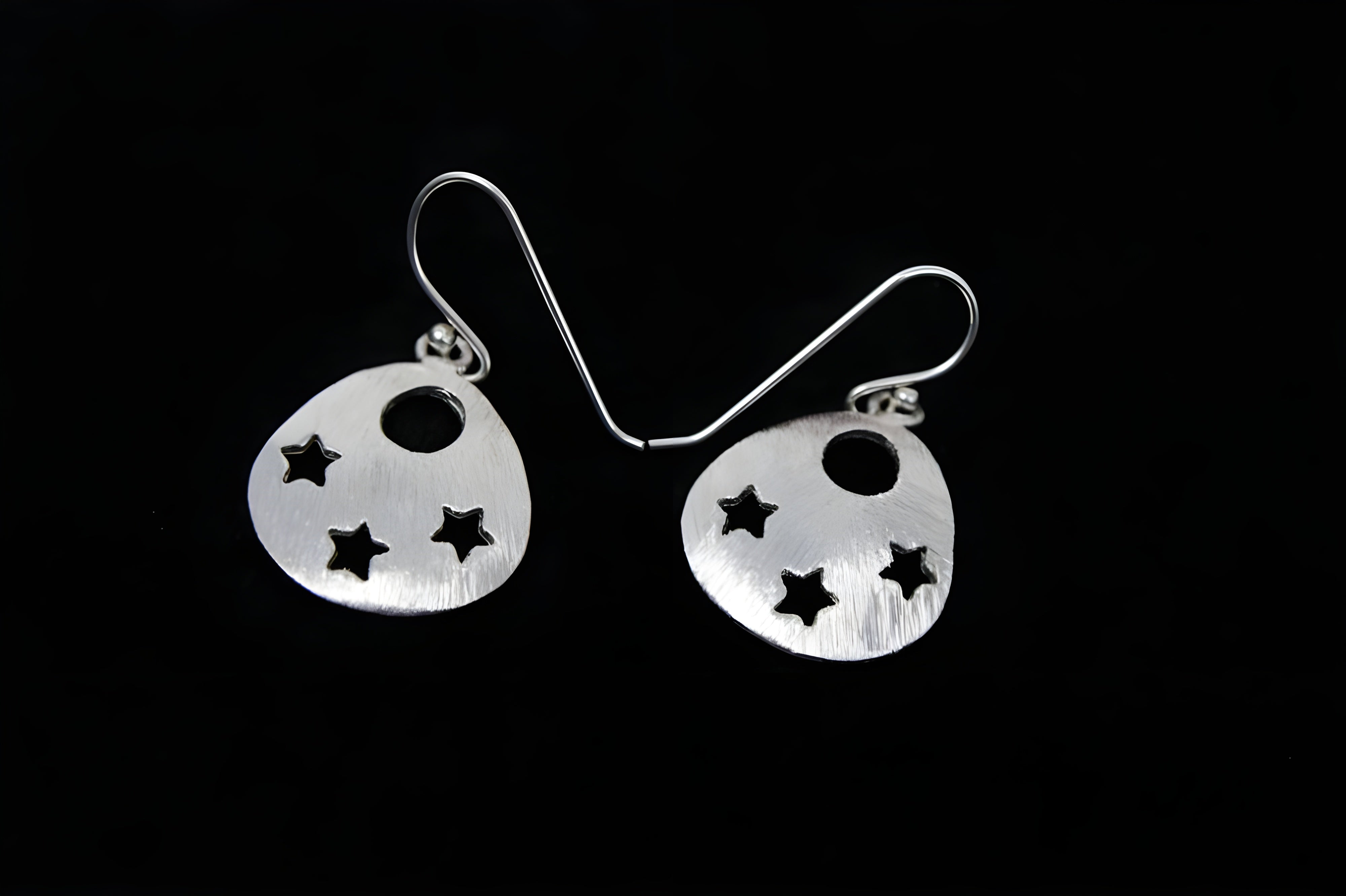 Pearlescent Silver Chic Earrings