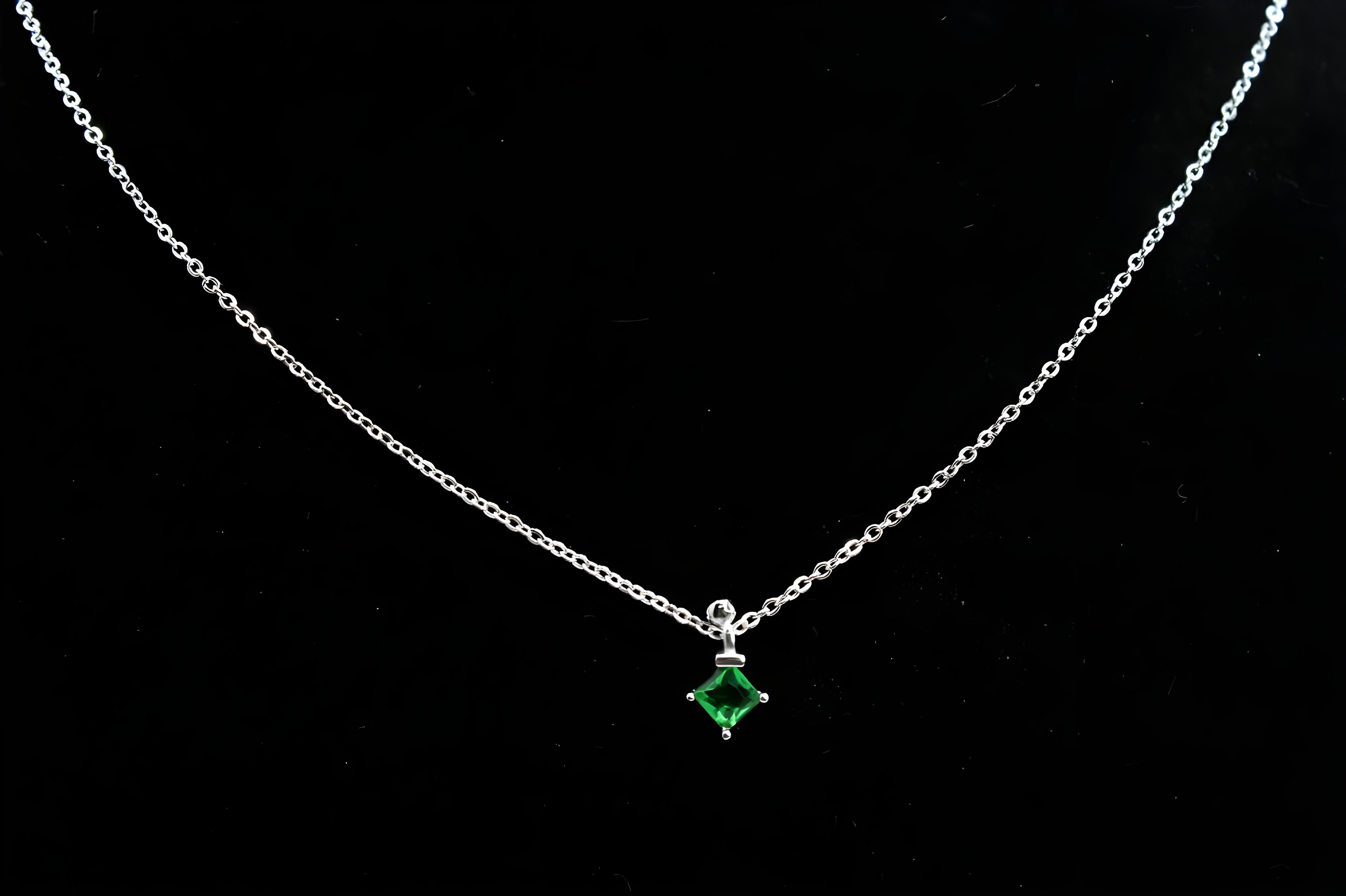 Elegant Star Design VeeLux Crystal Necklace in Sterling Silver