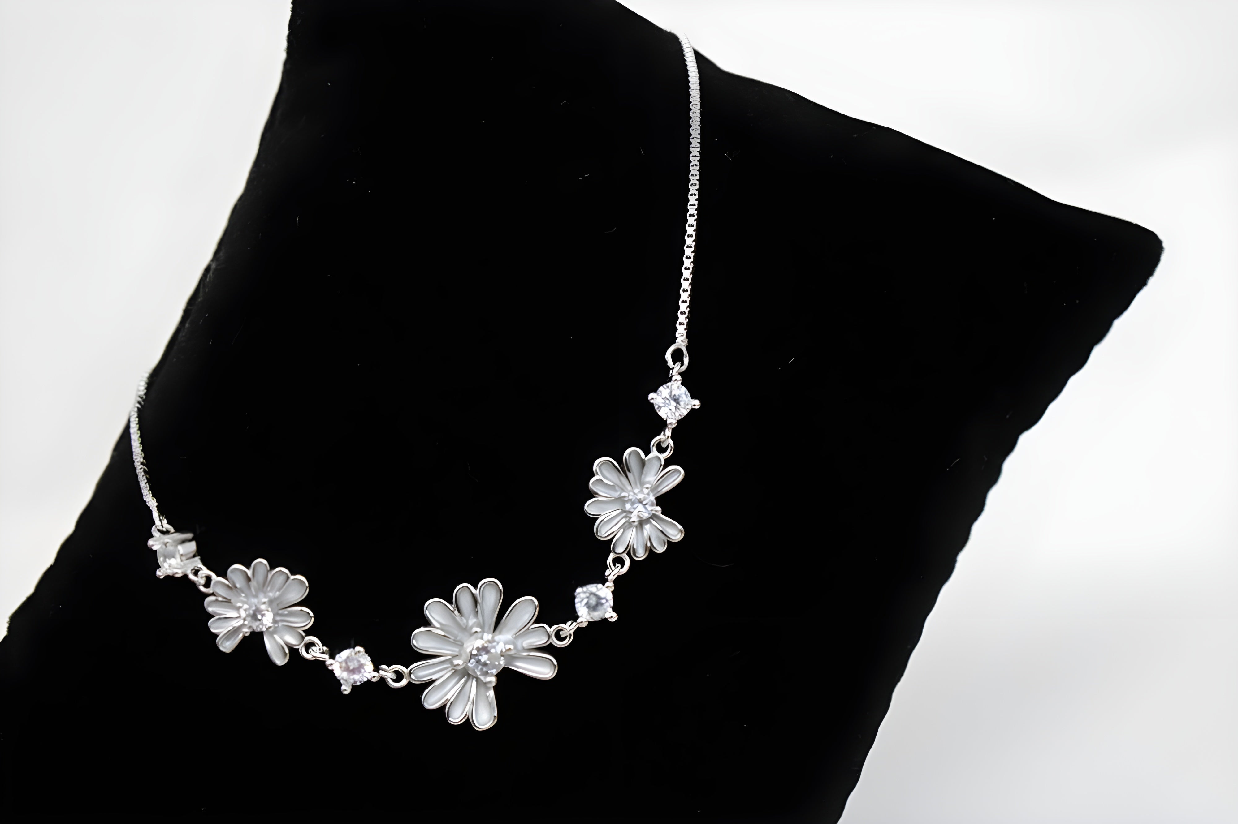 Sterling Silver VeeLux Premium Crystal Sleek Sparkling Flower Bracelet