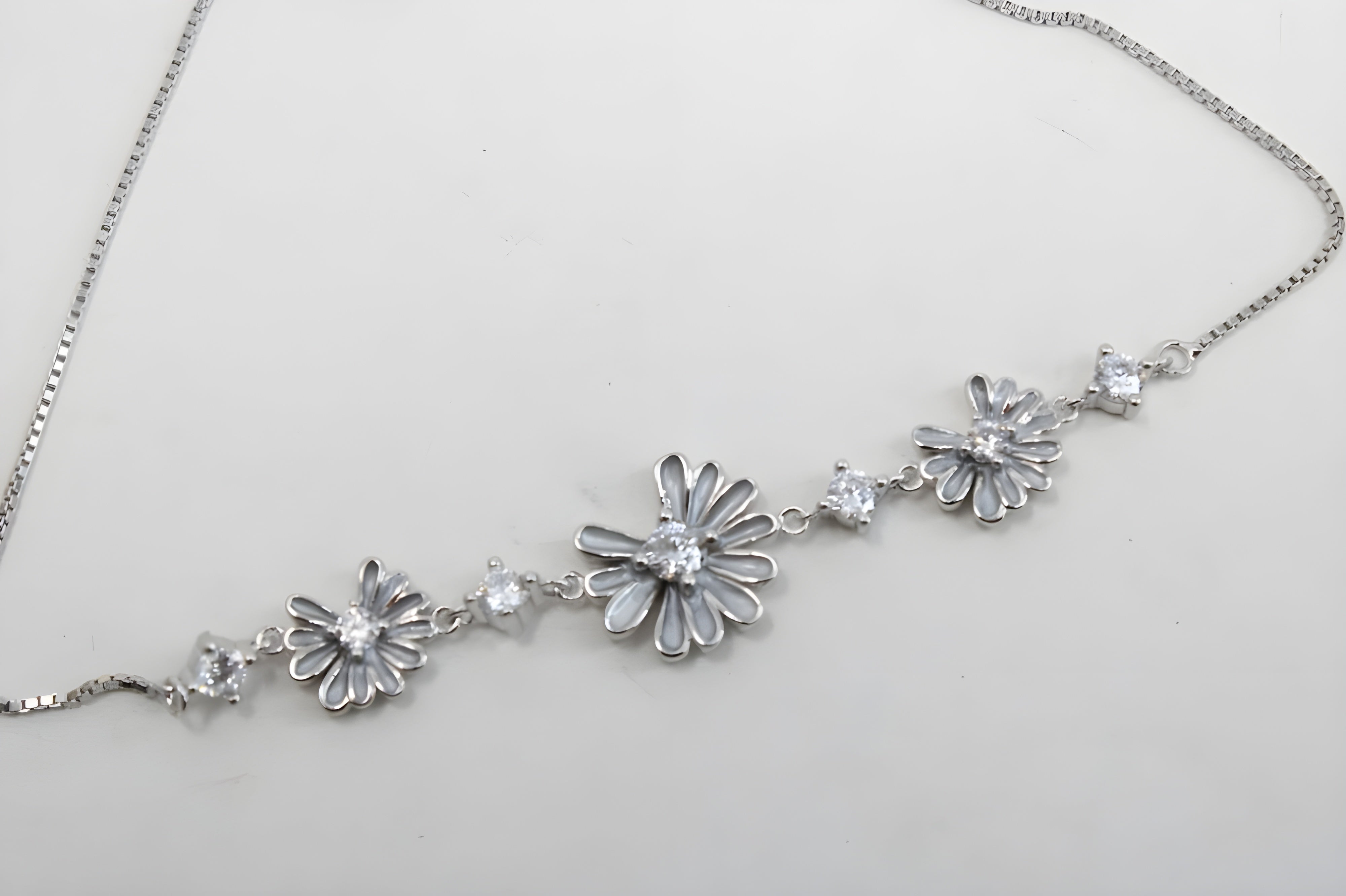 Sterling Silver VeeLux Premium Crystal Sleek Sparkling Flower Bracelet