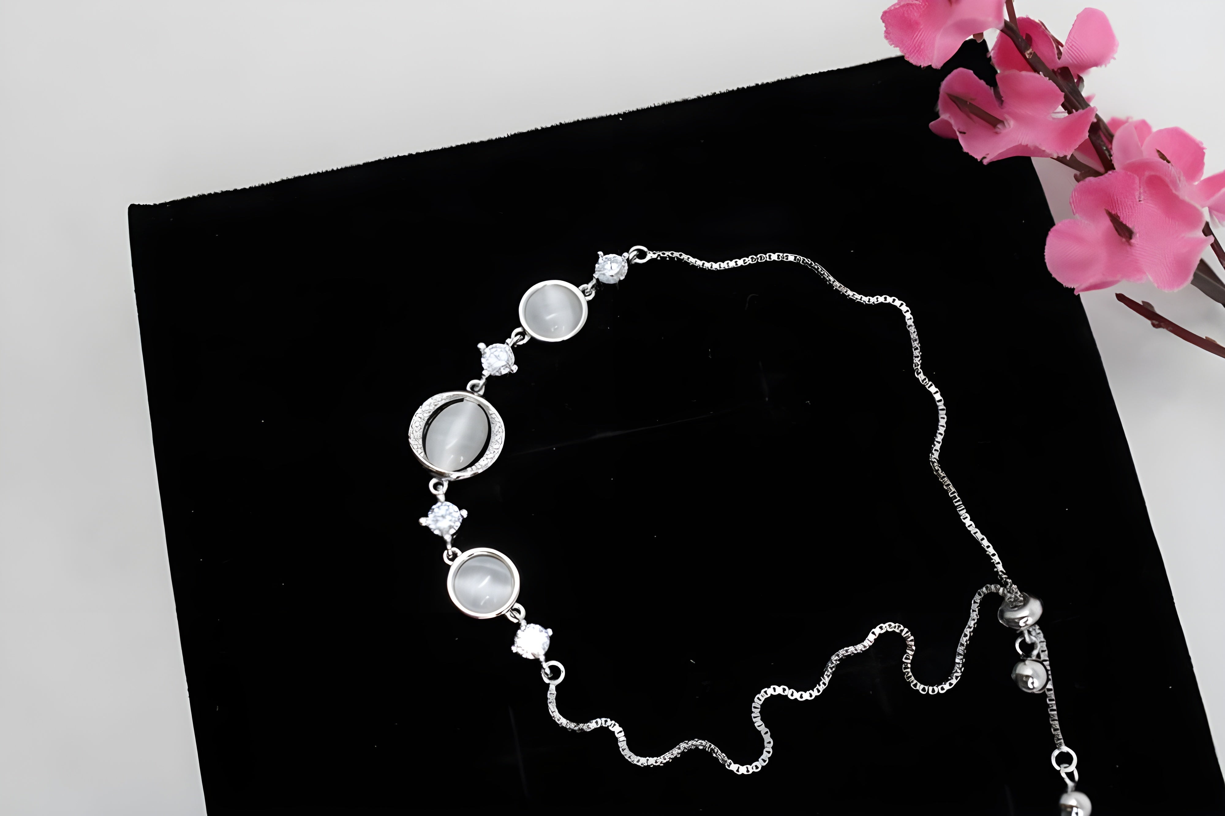 Sterling Silver VeeLux Premium Crystal Sophisticate Classic Pearl Bracelet