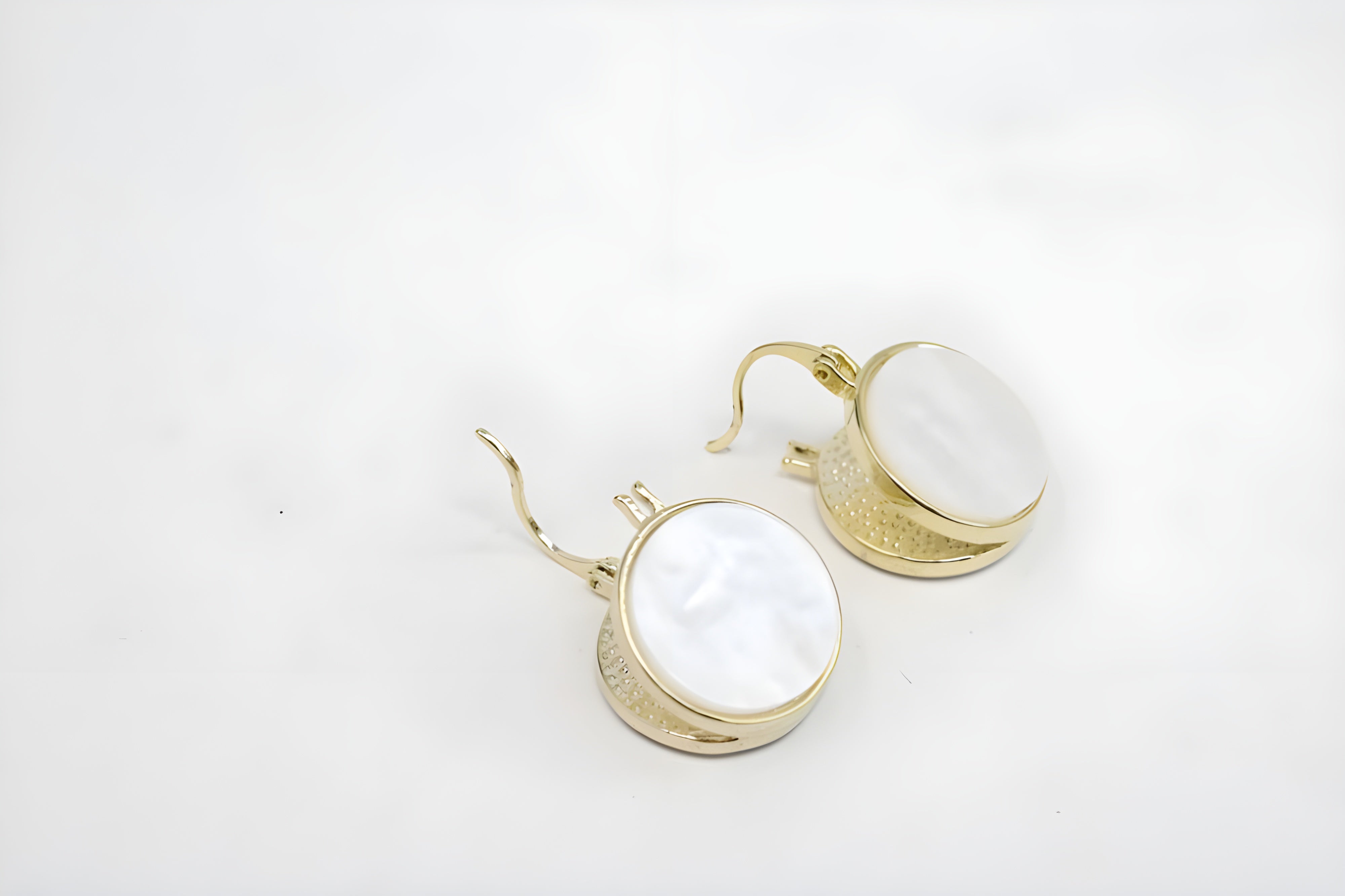 Stylish Round White Marble Finish Earrings