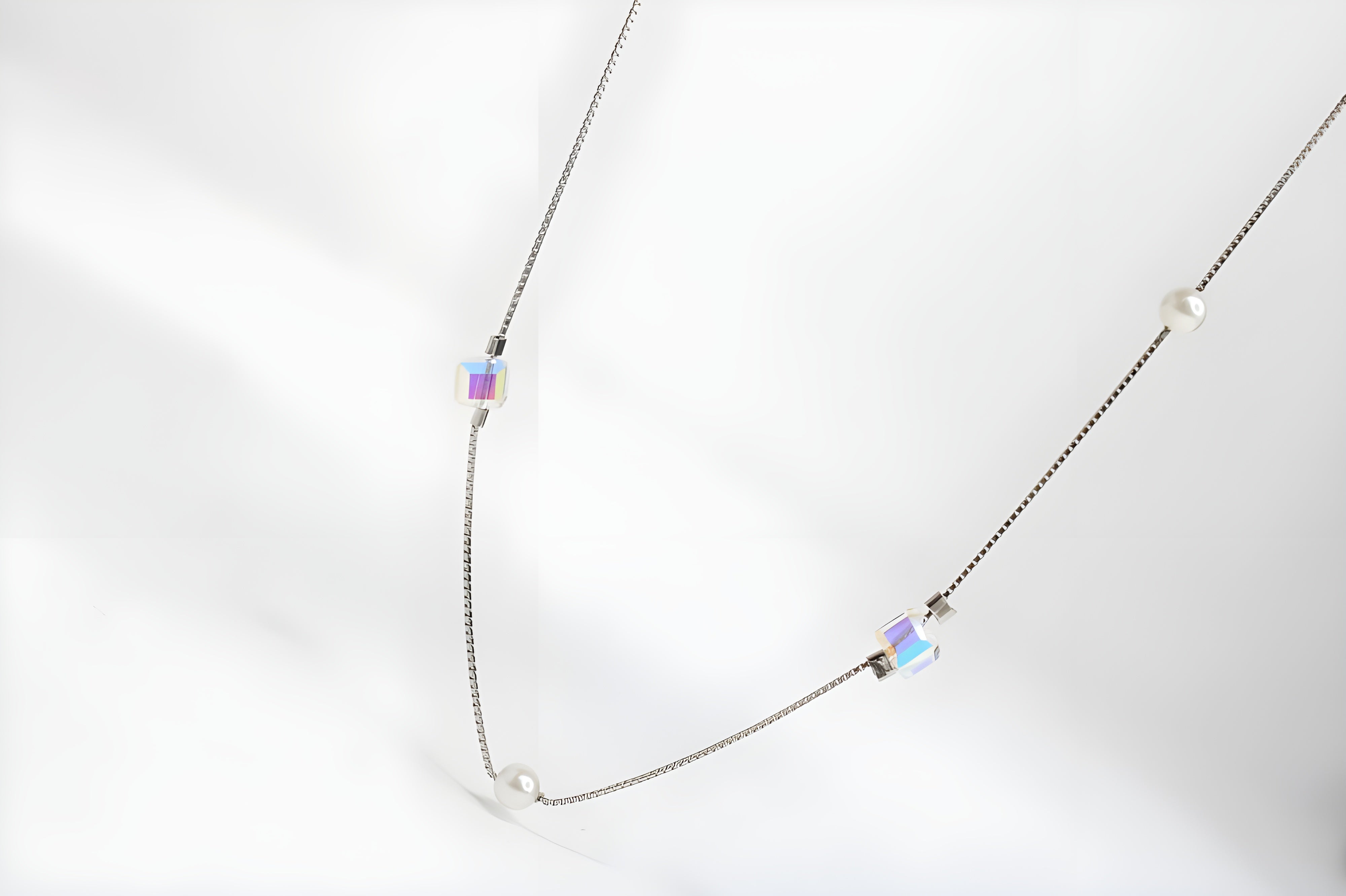 Iridescent VeeLux Premium Crystal and Pearl Station Chain