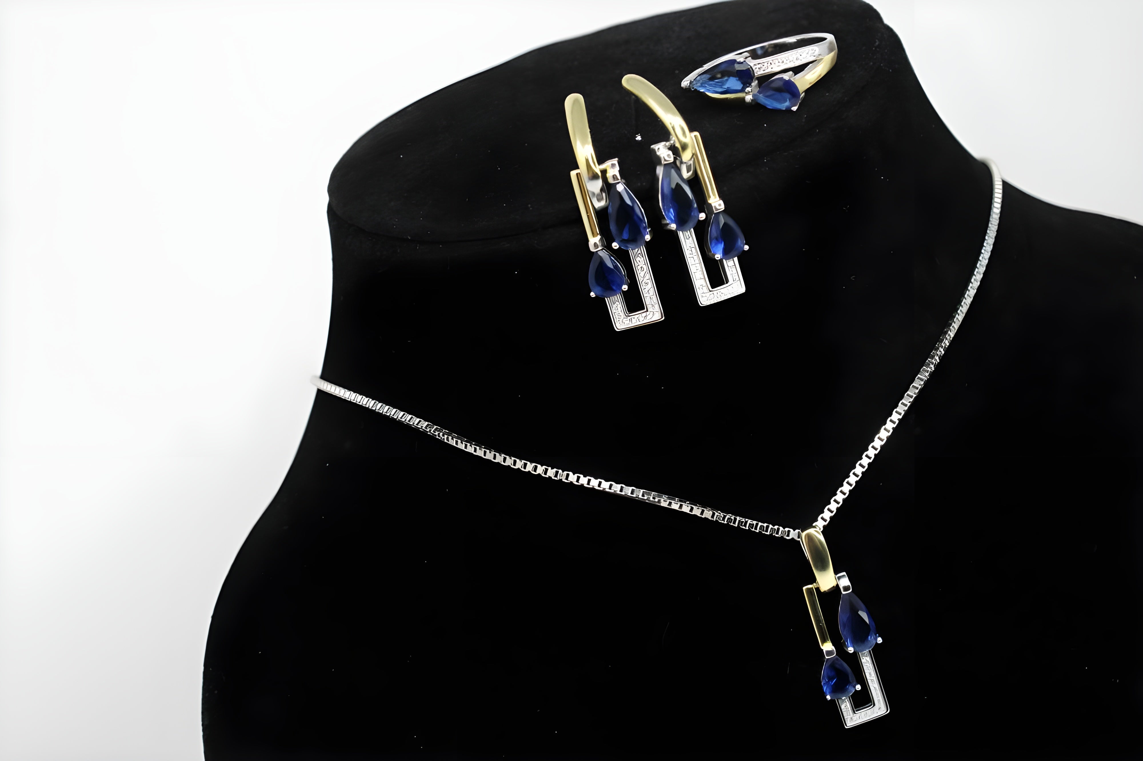 Sapphire Deco Diamond Jewelry Set