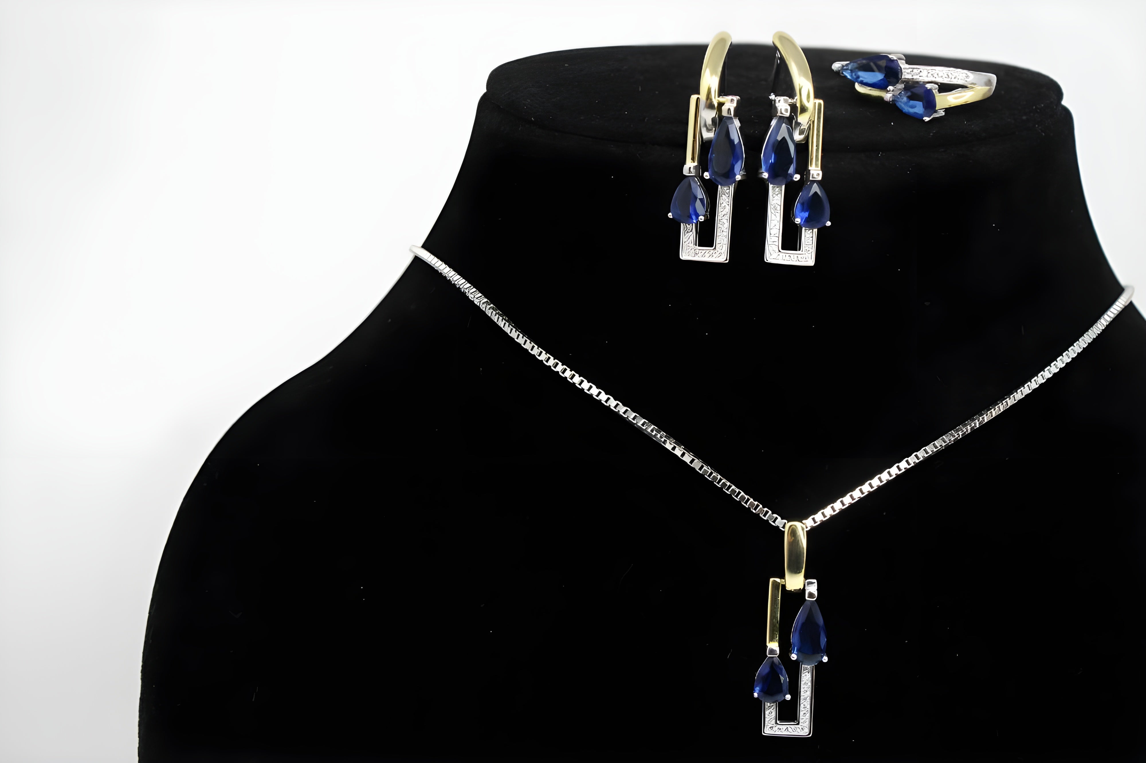 Sapphire Deco Diamond Jewelry Set