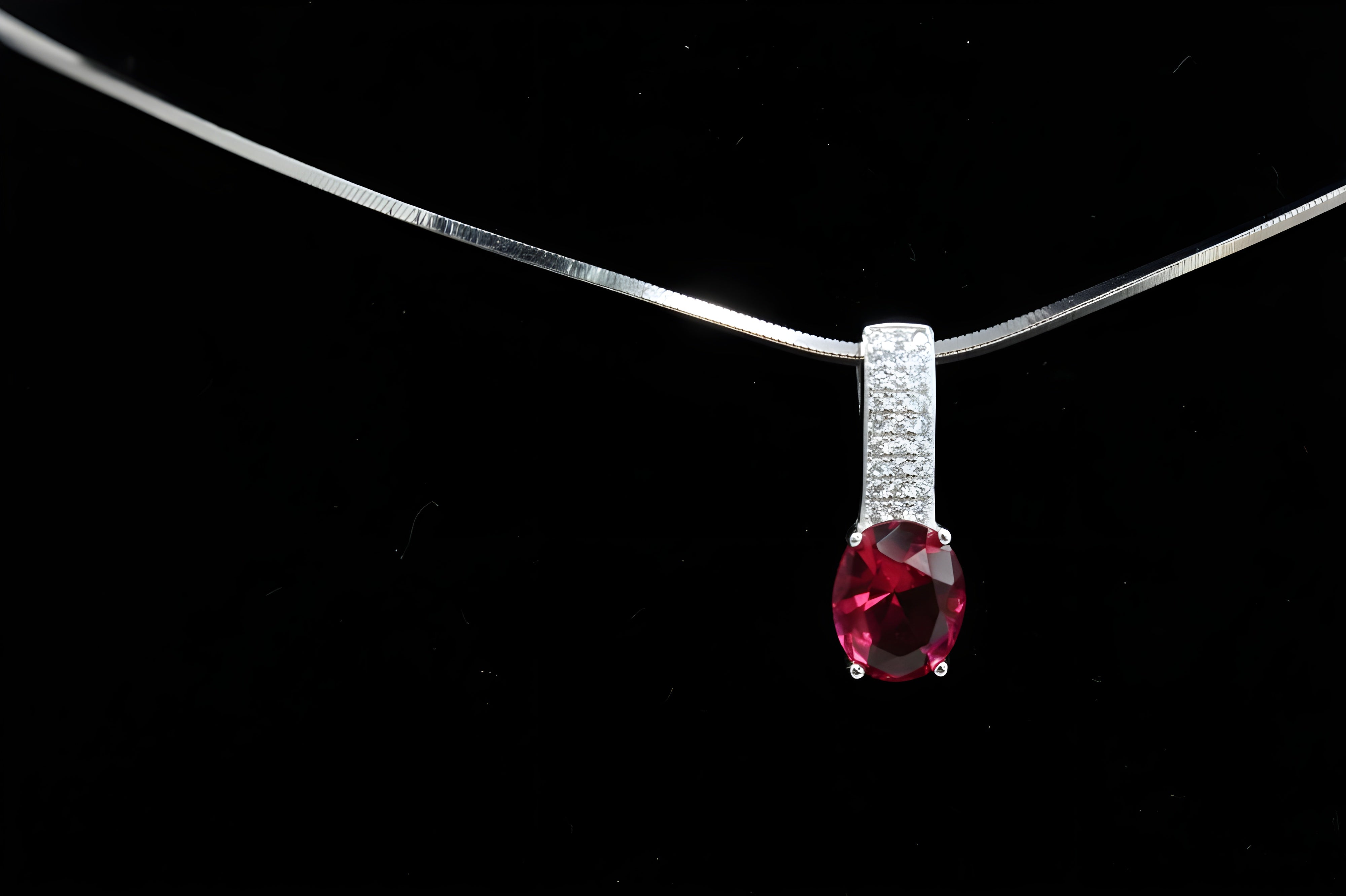 Scarlet Embrace Diamond Pendent Set