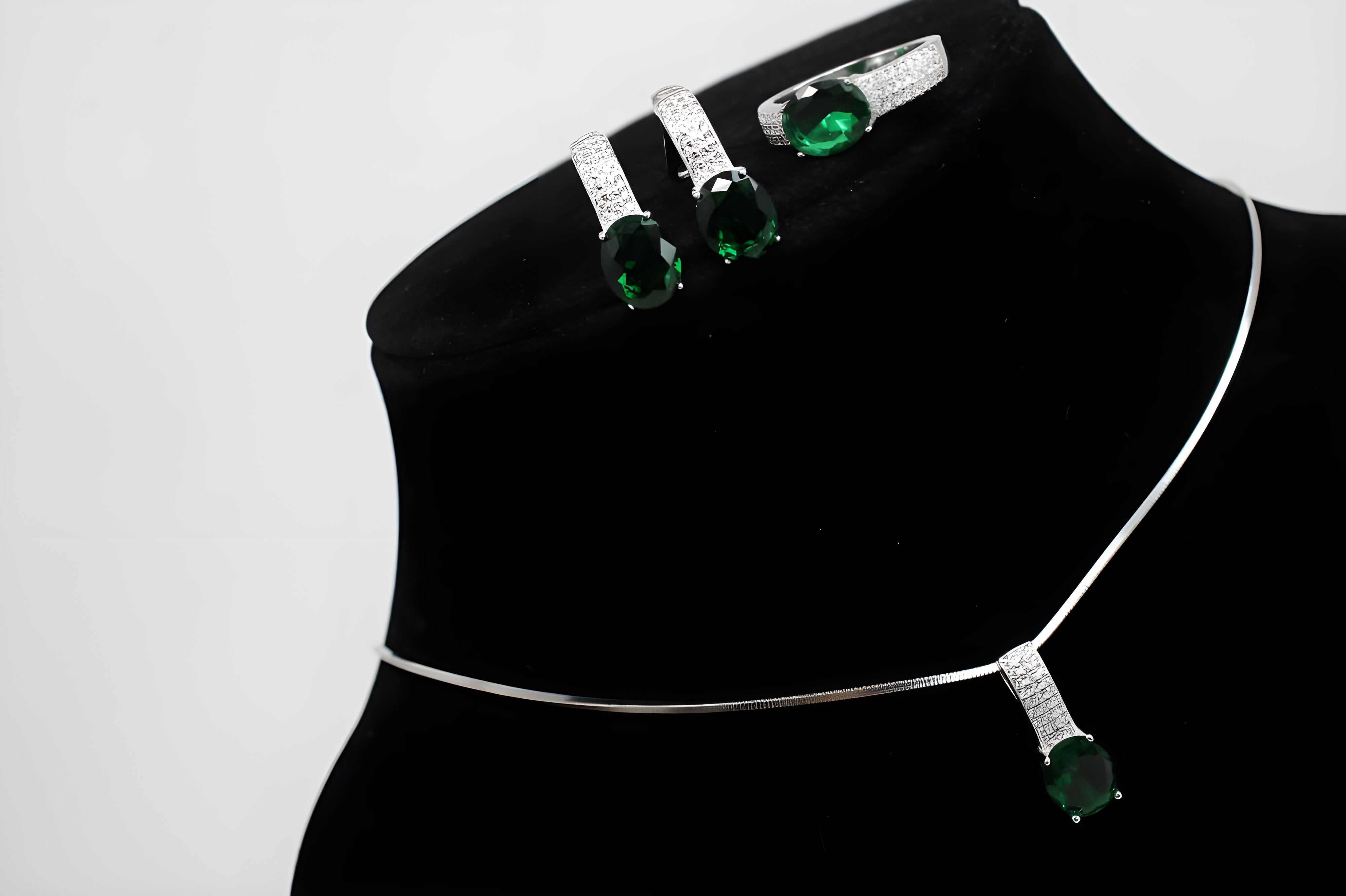 Emerald Embrace Diamond Pendent Set