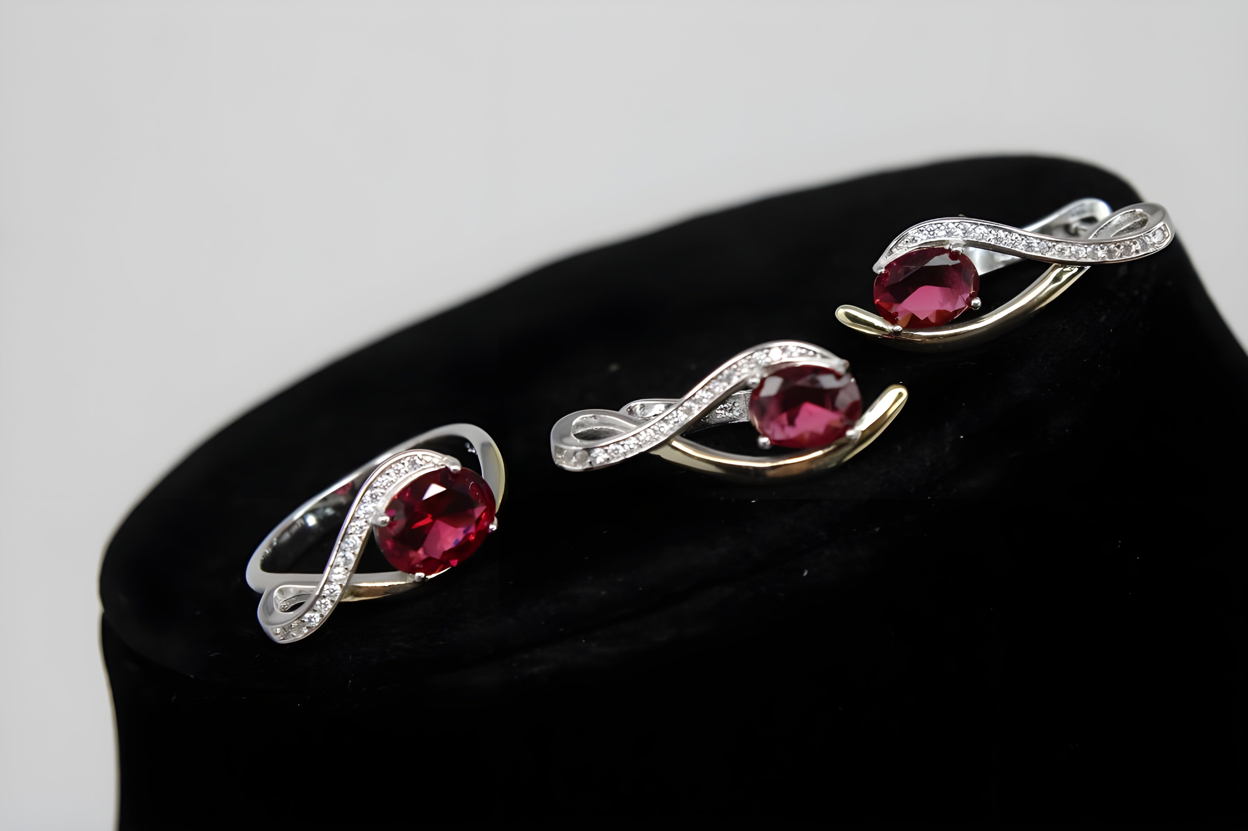 Red Oval Diamond Wave Jewelry Set with Gold Accents - Sterling Silver Ring, Drop Earrings & Pendant