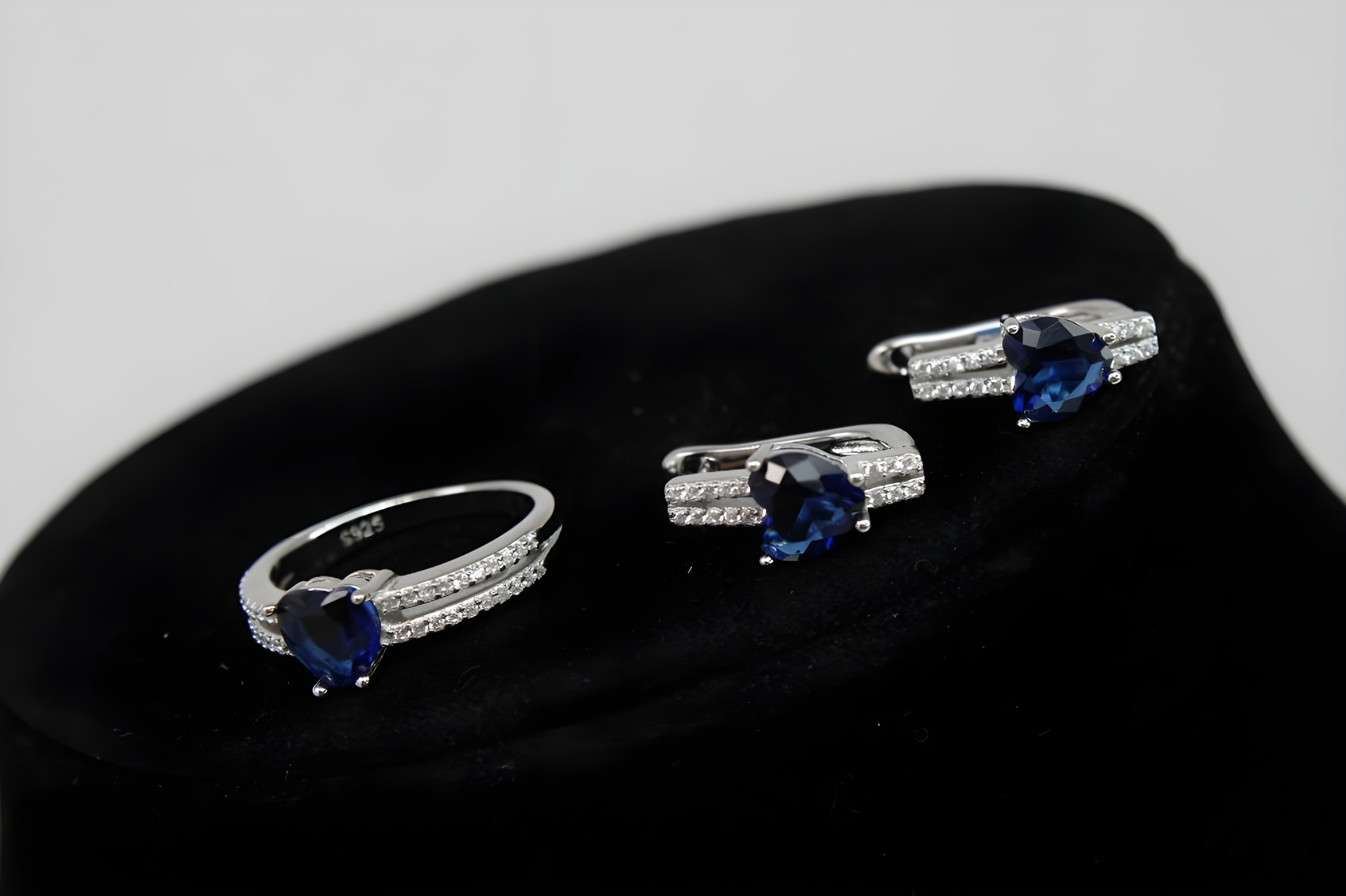 Midnight Blue Heart Diamond Jewelry Set - Sterling Silver Ring, Drop Earrings & Pendant with White Diamonds