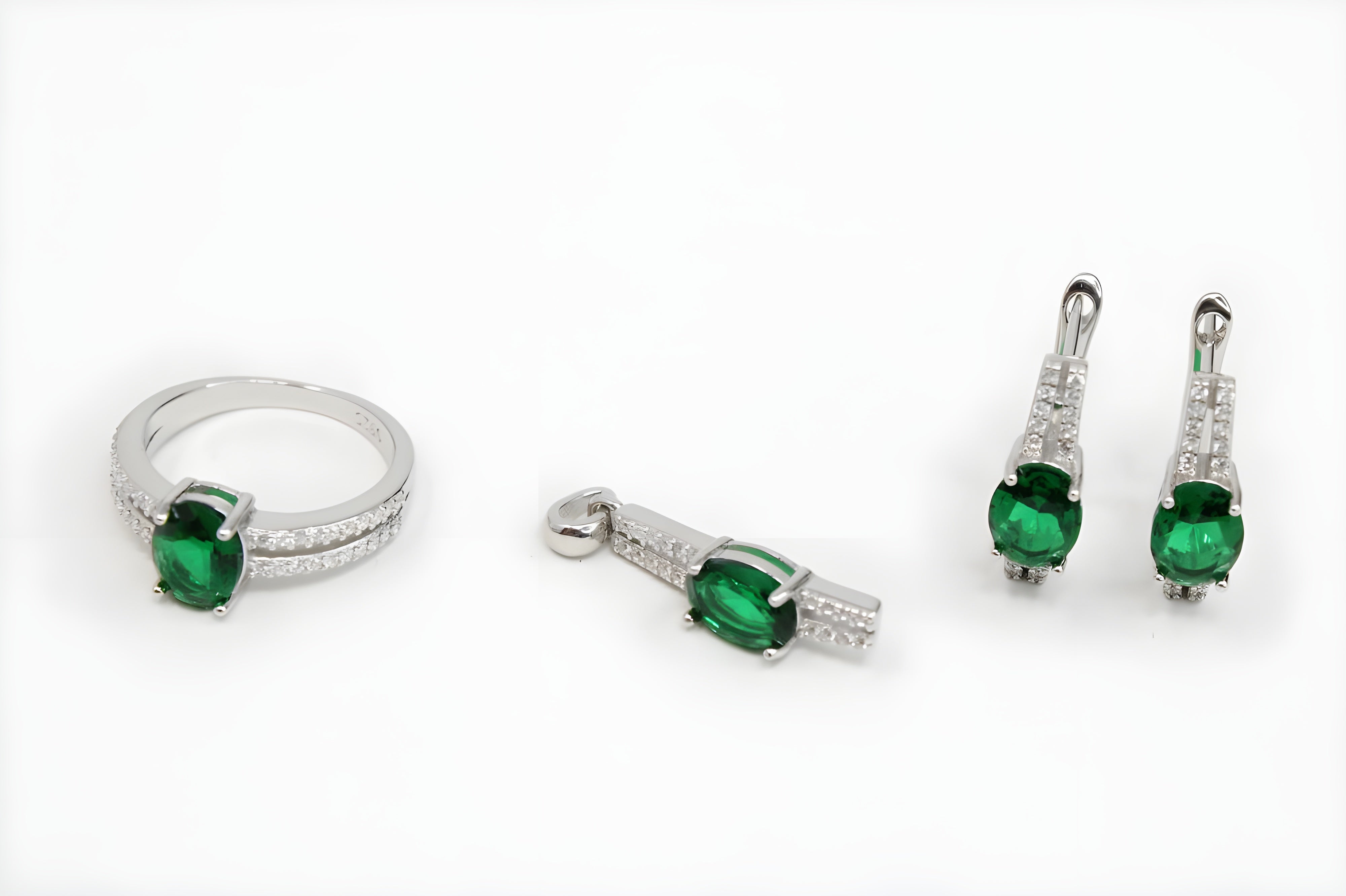 Emerald Elegance Diamond Jewelry Set - Sterling Silver Ring, Drop Earrings & Pendant with Oval-Cut Emerald and White Diamonds