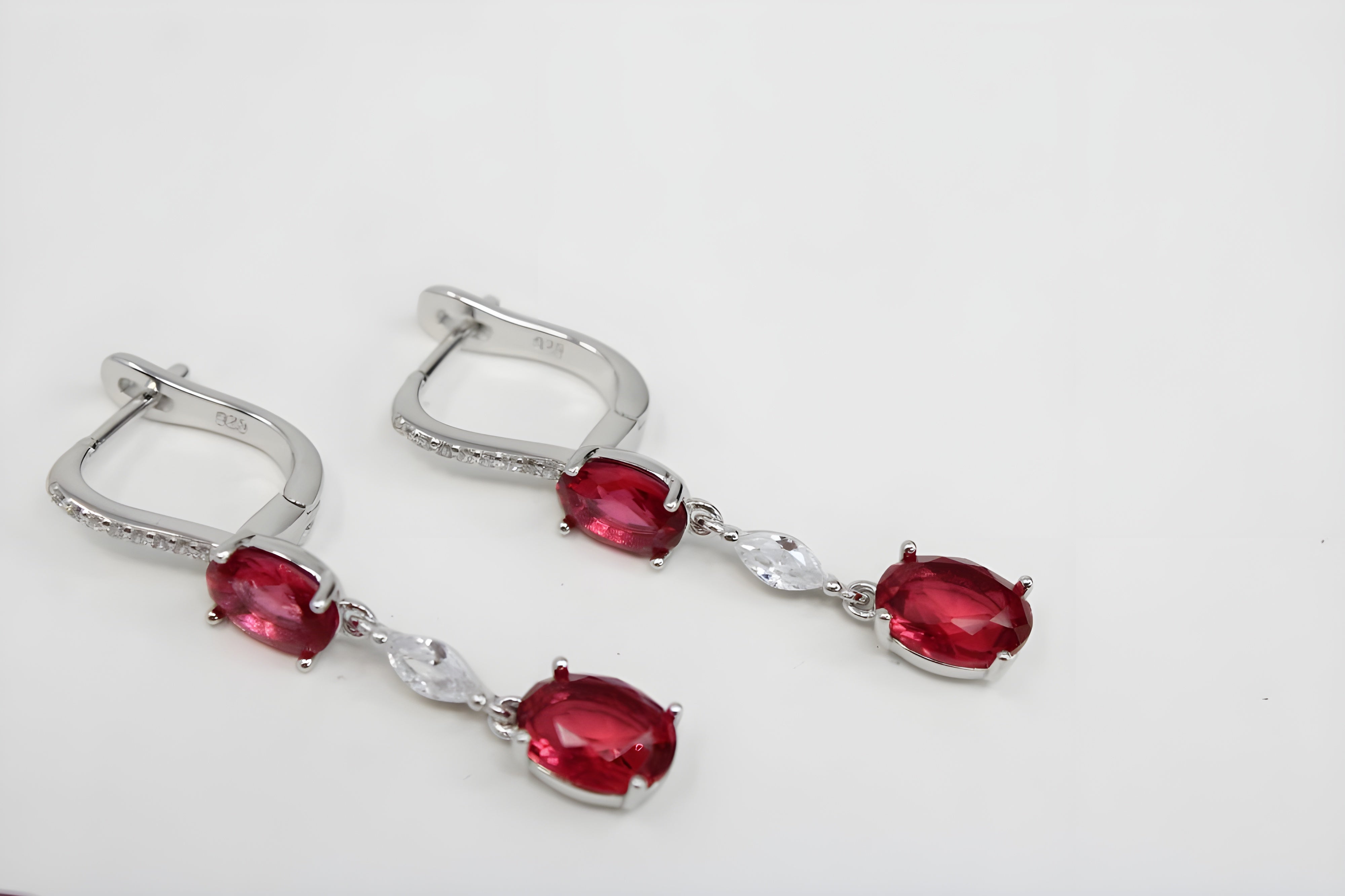 Scarlet Cascade Diamond Jewelry Set - Sterling Silver Ring, Drop Earrings & Pendant with Oval-Cut Scarlet Gemstones and Cascading White Diamonds