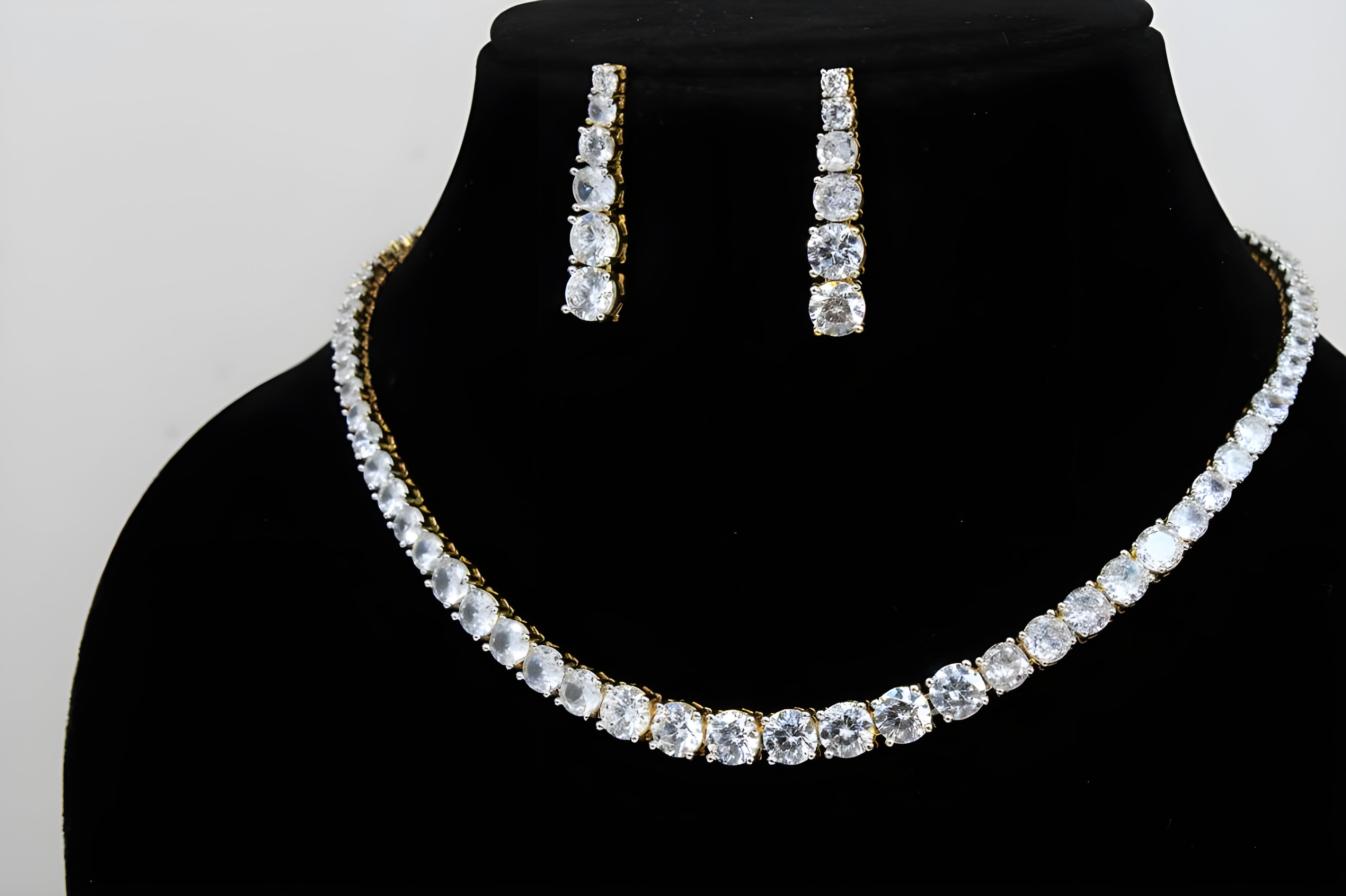 Golden Crystal Radiance Necklace Set