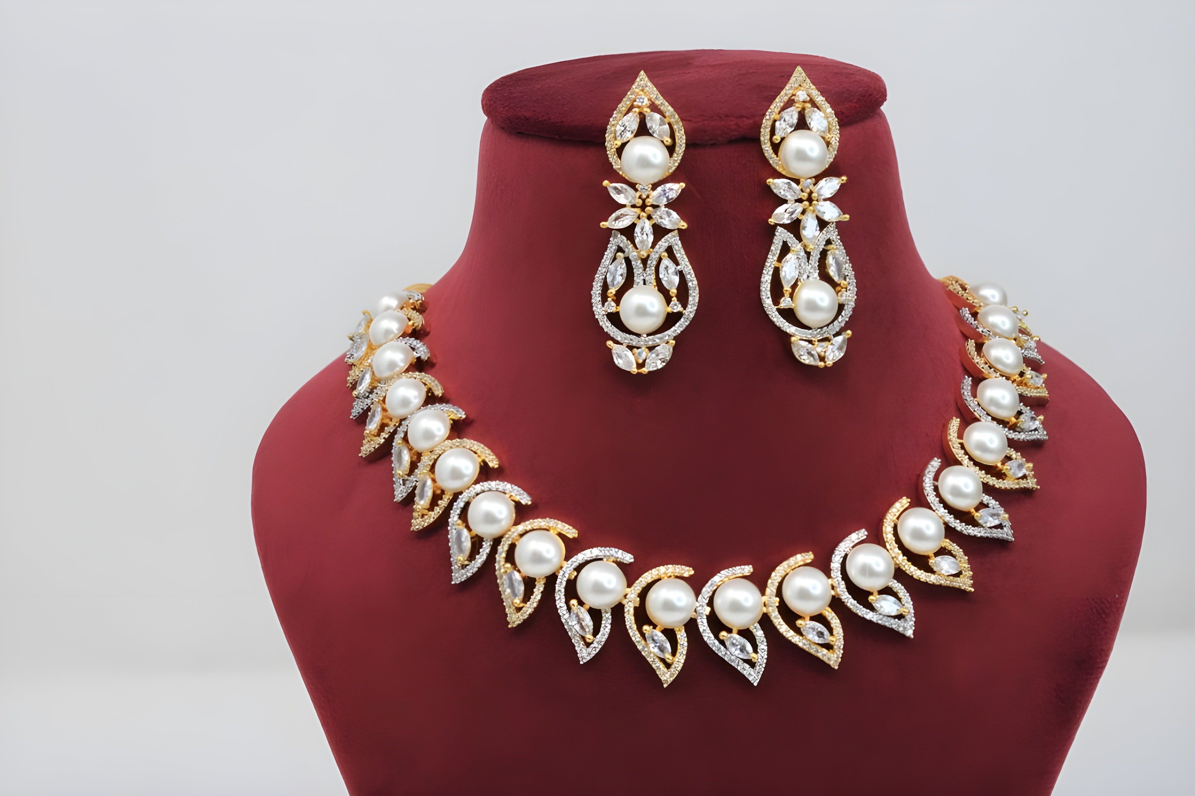 Golden Leaf Elegance Necklace Set