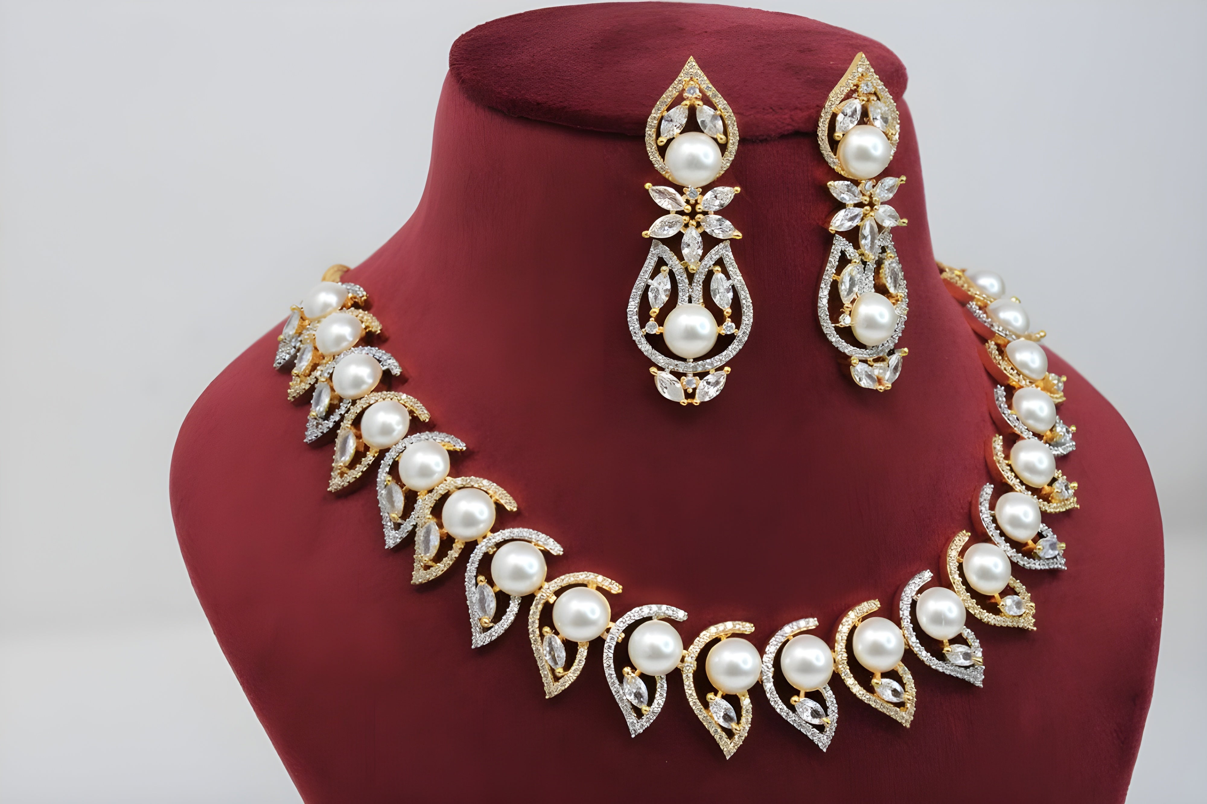 Golden Leaf Elegance Necklace Set