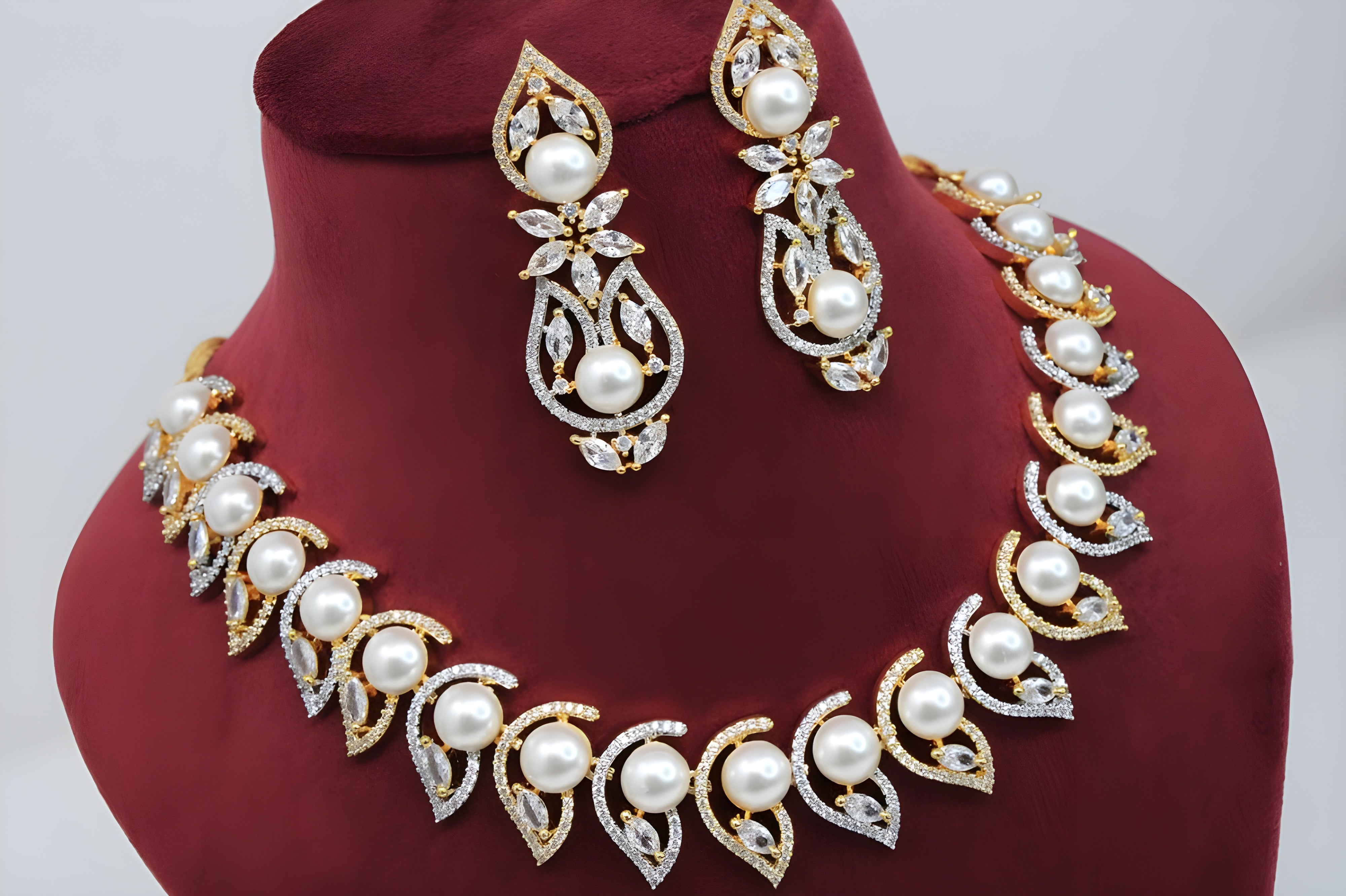 Golden Leaf Elegance Necklace Set