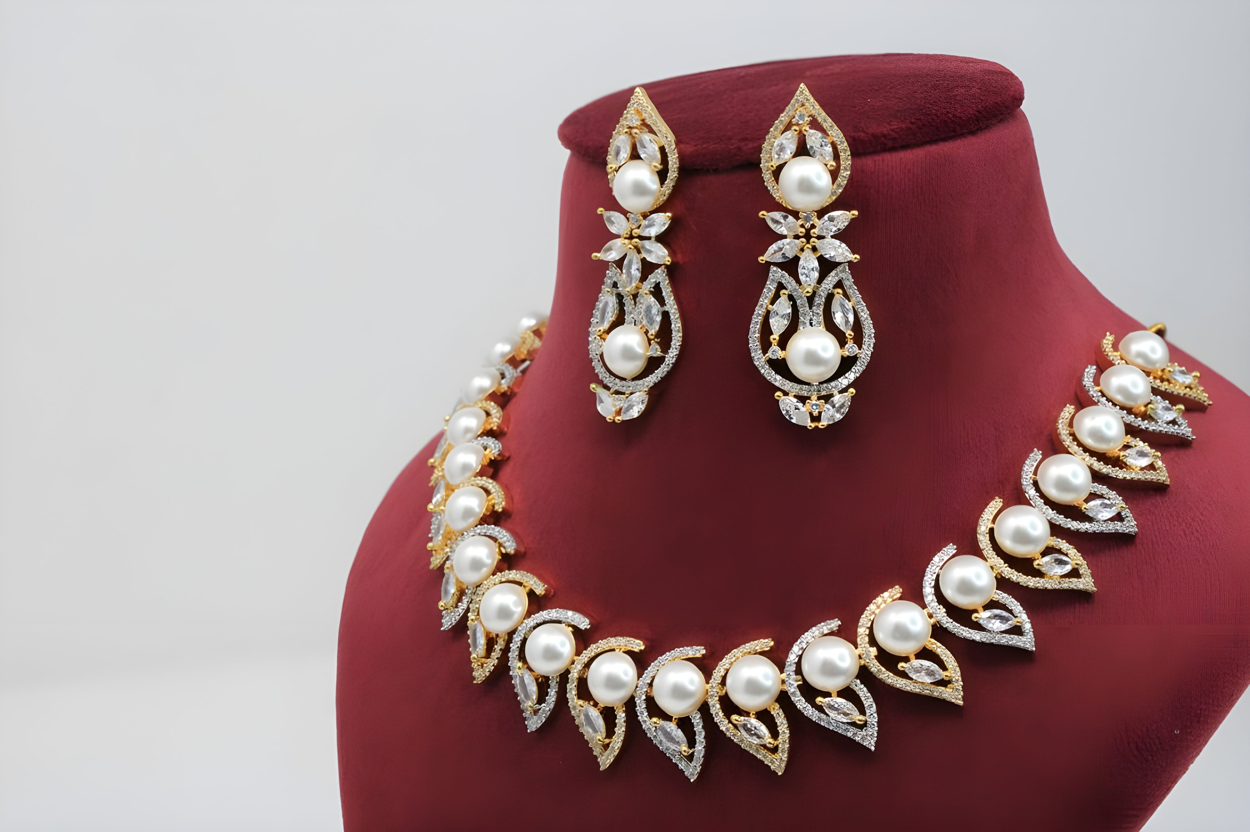 Golden Leaf Elegance Necklace Set