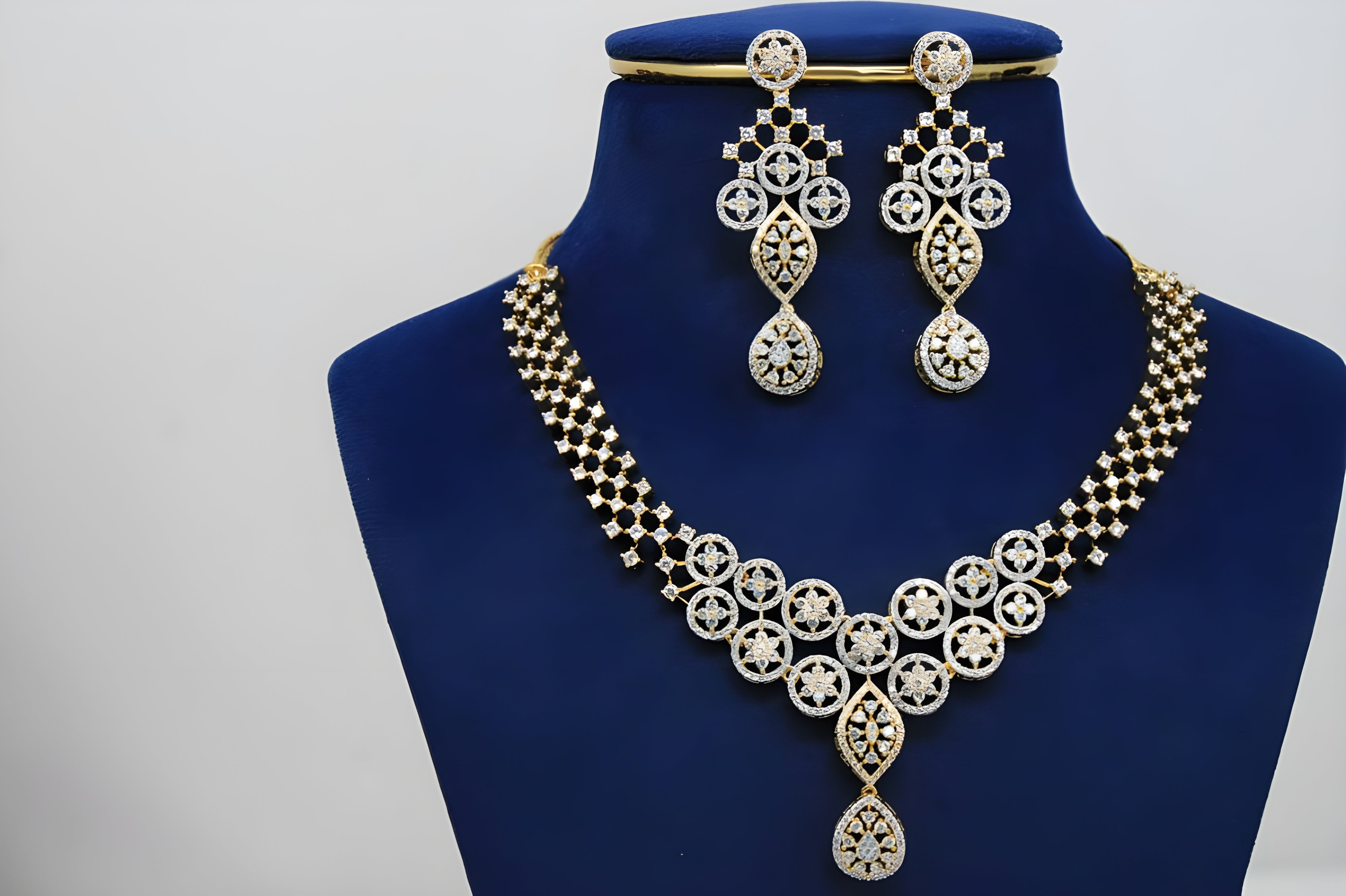 Golden Starry Sparkle Necklace Set